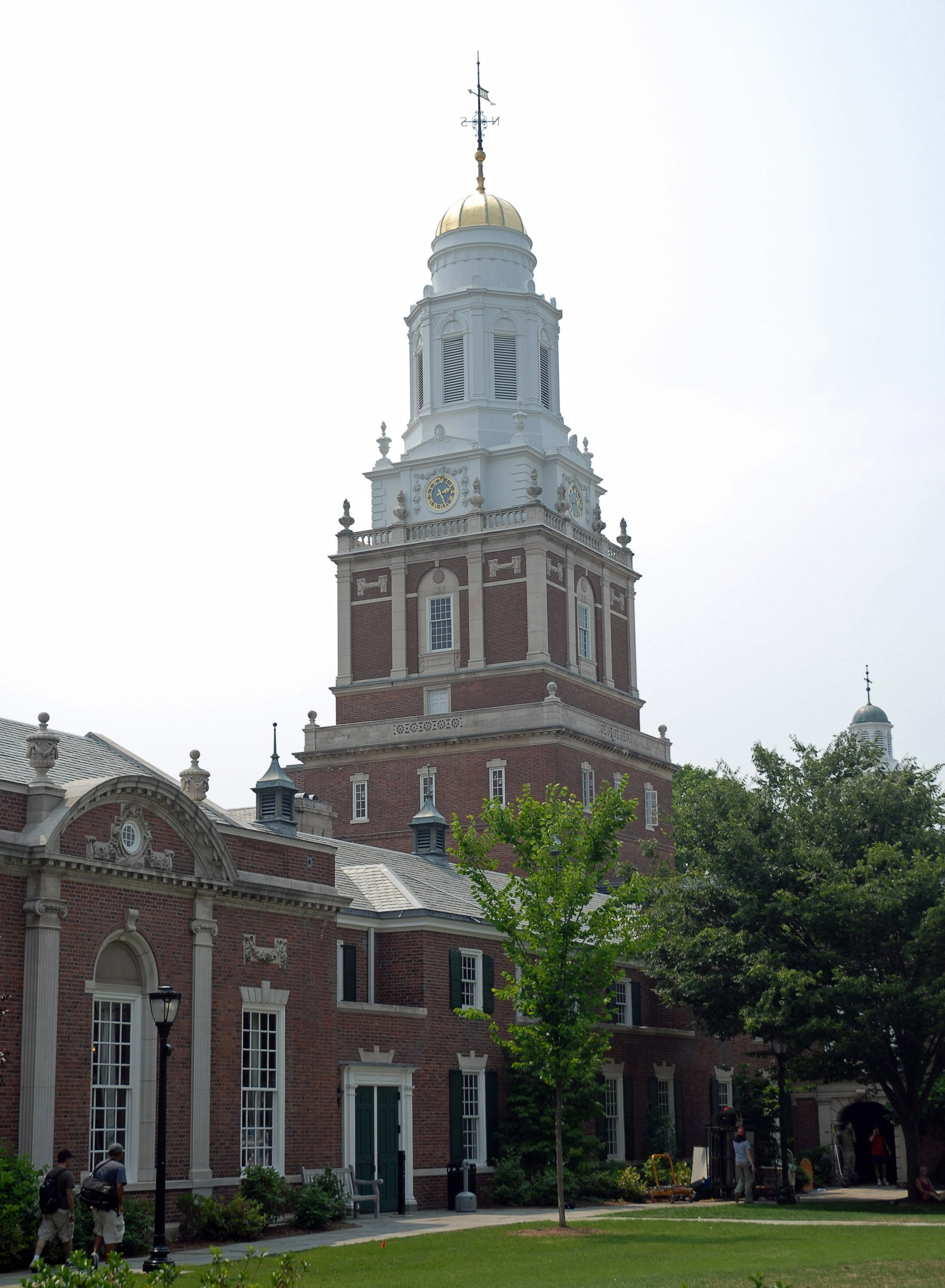 Yale's oLD Campus is seen during a movie shoot for 'The Sisterhood of the Traveling Pants 2'  on June 27, 2007