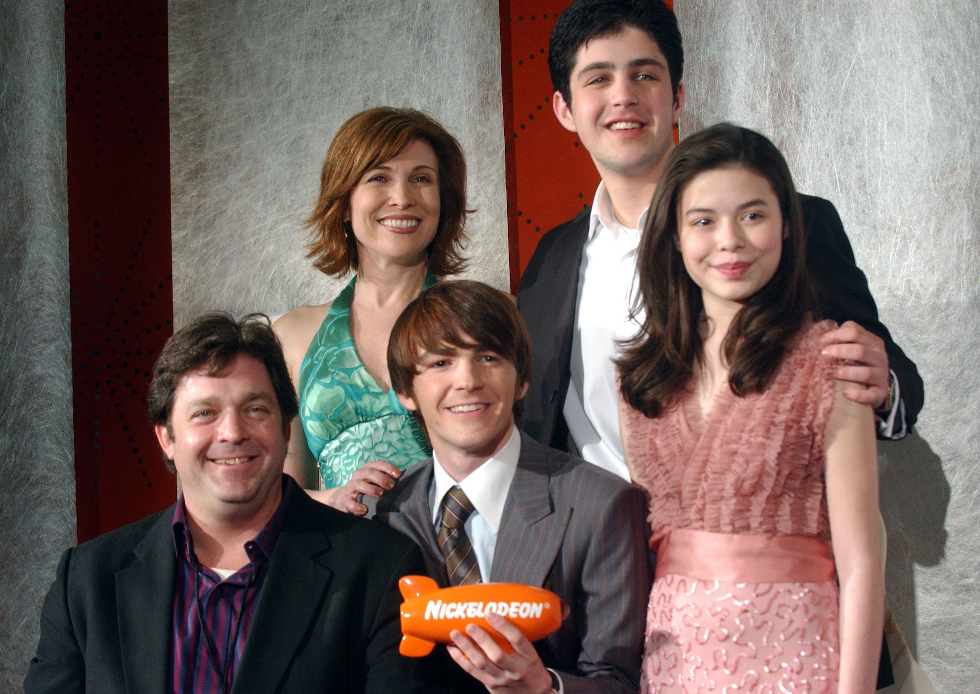 Jonathan Goldstein, Nancy Sullivan, Drake Bell, Josh Peck and Miranda Cosgrove