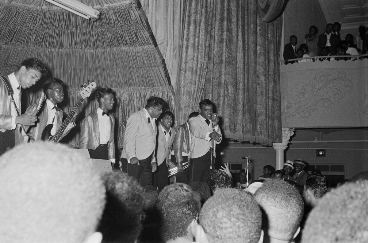 Jimi Hendrix with The Isley Brothers, 1964