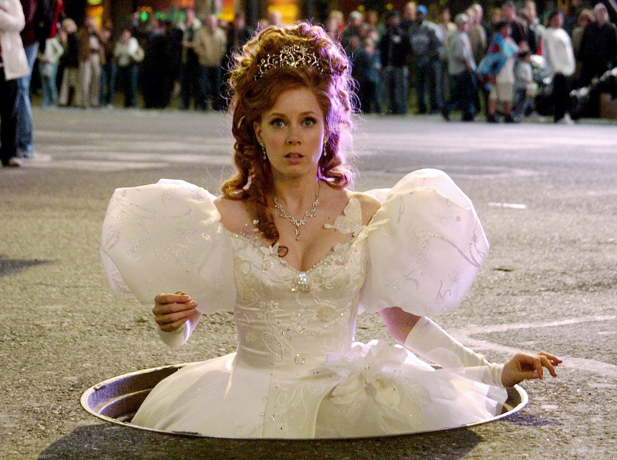 Amy Adams in a wedding gown coming out of a manhole in New York City as Giselle in Disney's 'Enchanted'