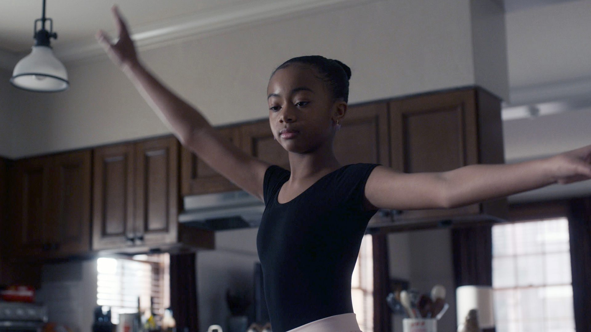 Faithe Herman as Annie practicing ballet in ‘This Is Us’ Season 5 Episode 14