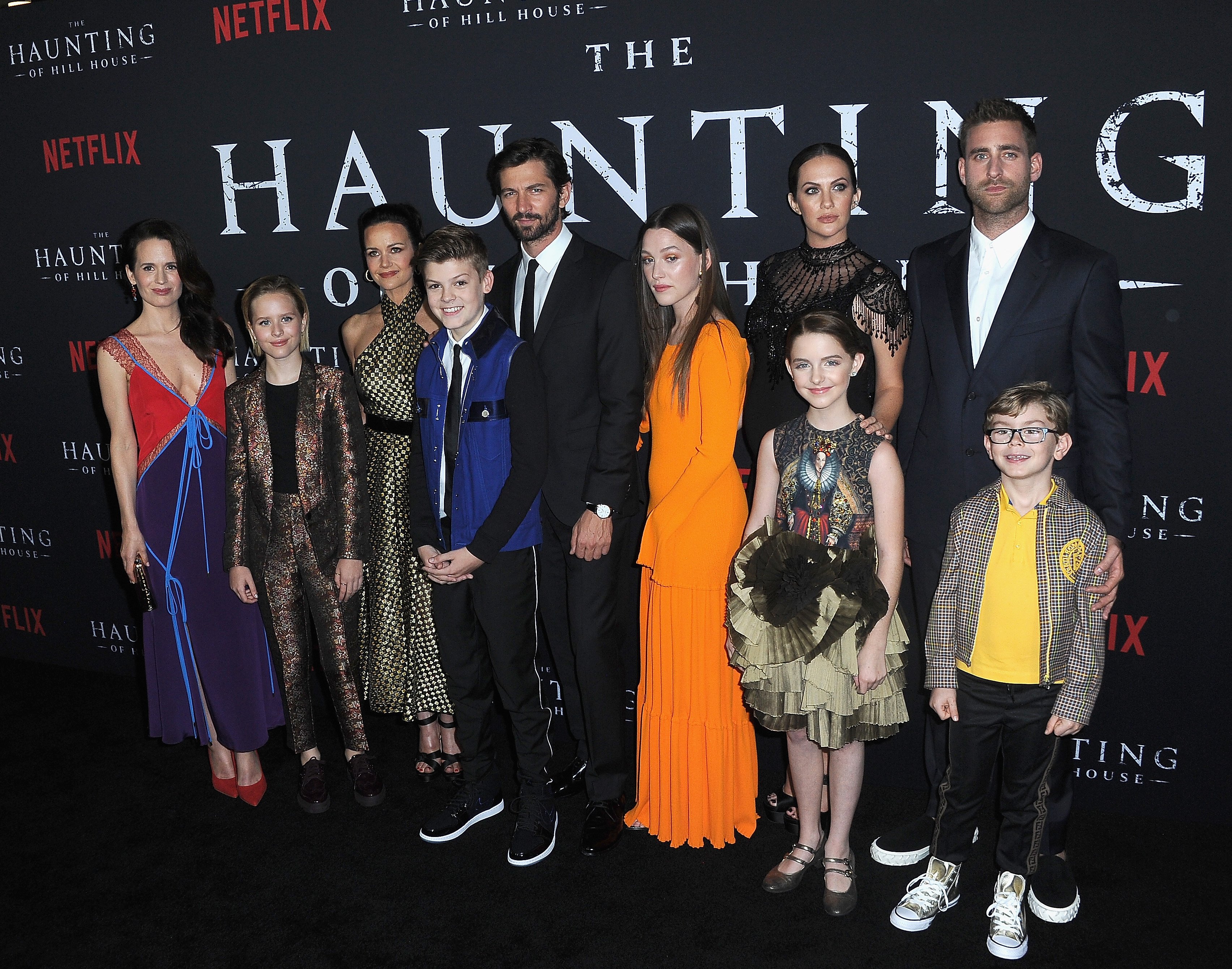 The cast of Netflix's 'The Haunting Of Hill House' poses together at the premiere