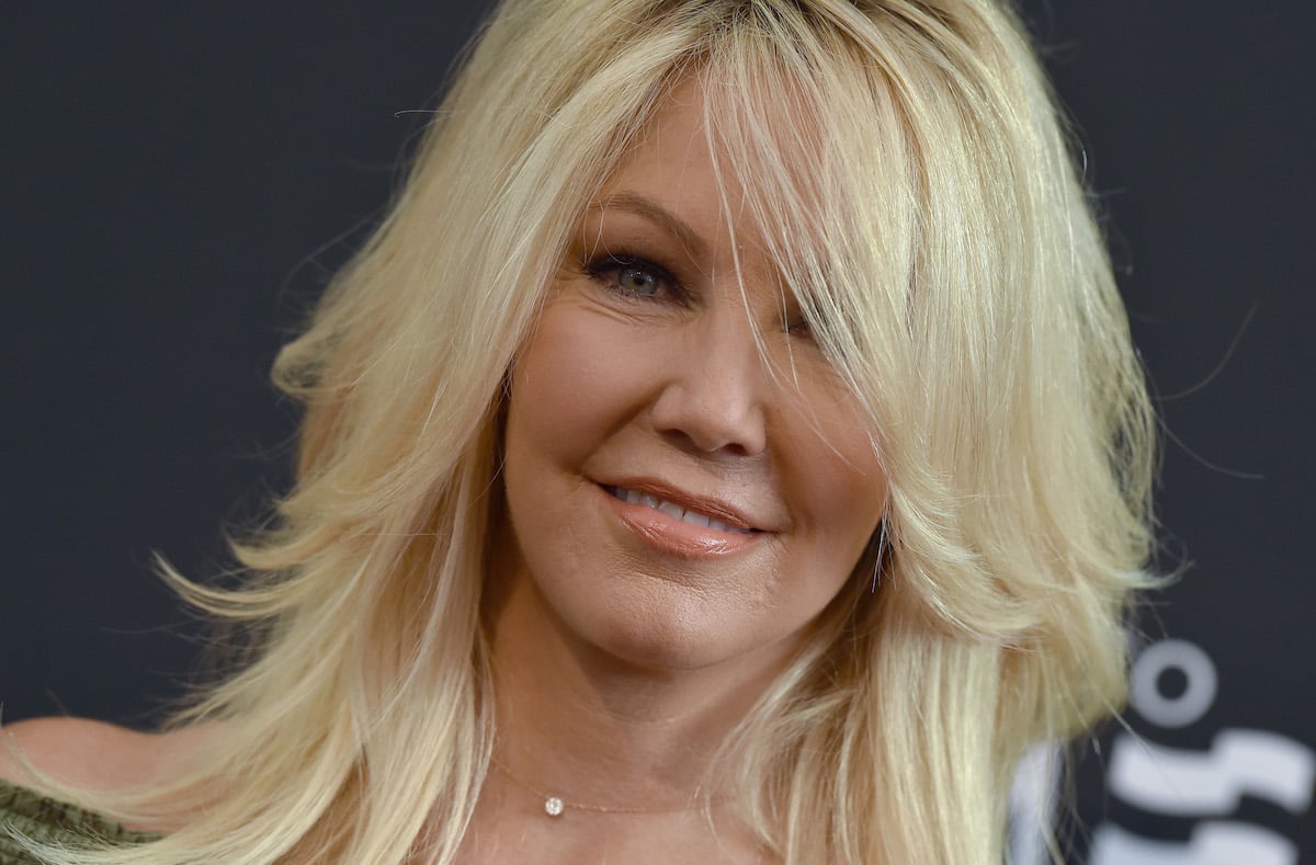 A close-up picture of Heather Locklear smiling on the red carpet.