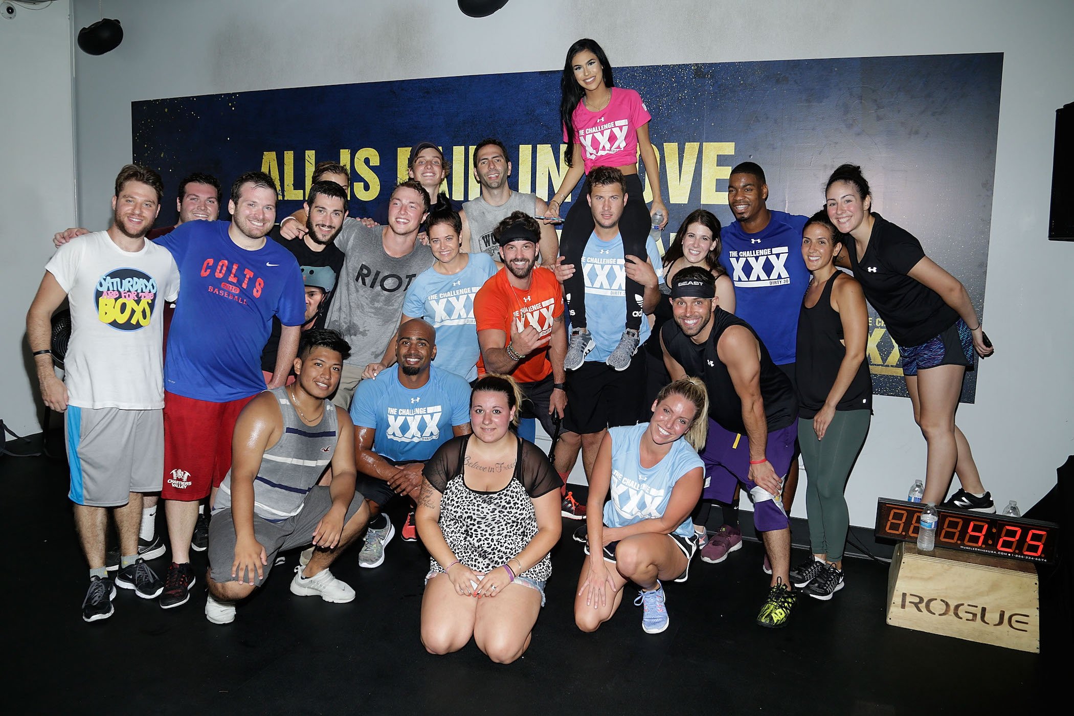 Contestants from MTV's 'The Challenge' all huddled together at 'The Challenge XXX: Ultimate Fan Experience'