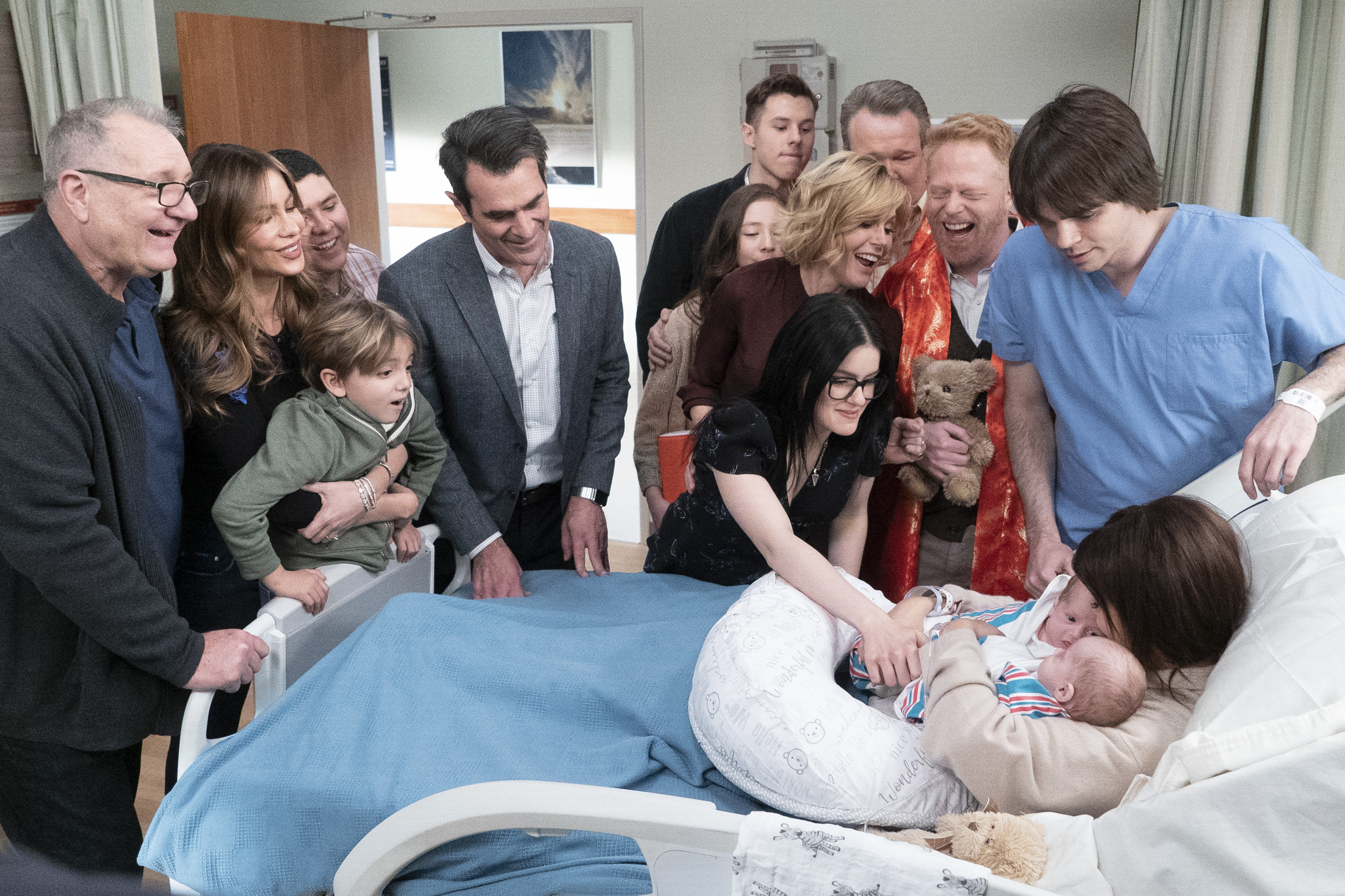 The cast of 'Modern Family' episode titled 'A Year of Birthdays'