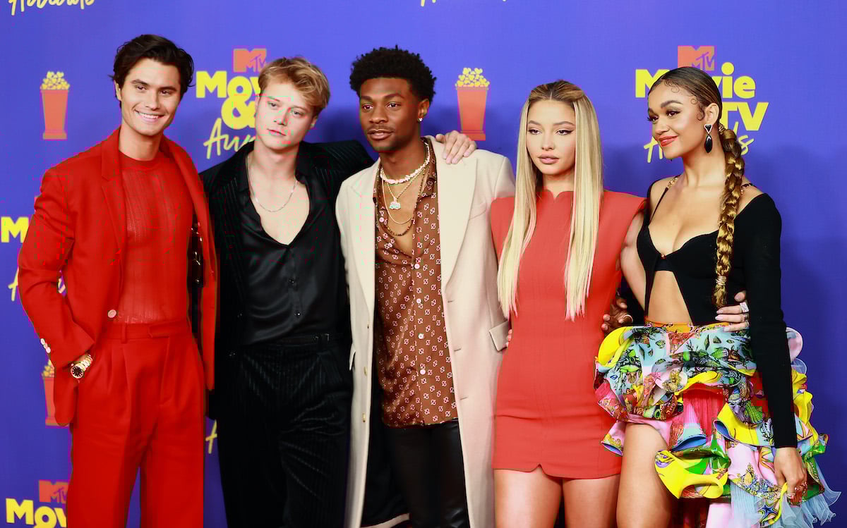 Chase Stokes, Rudy Pankow, Jonathan Daviss, Madelyn Cline, and Madison Bailey at the 2021 MTV Movie & TV Awards