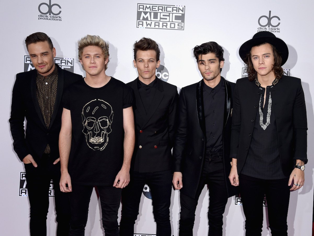 One Direction at the 2014 American Music Awards all wearing black outfits