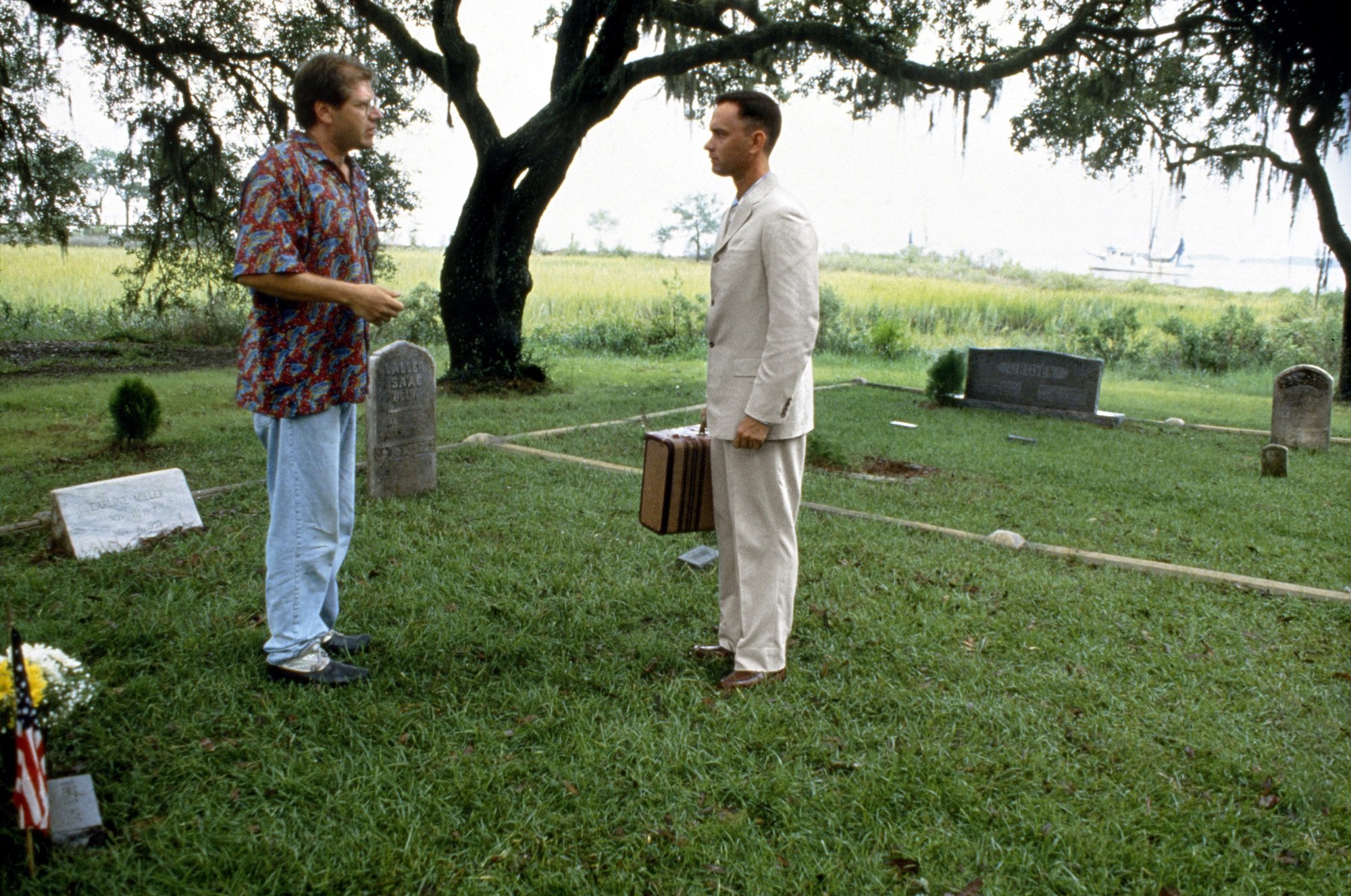 Robert Zemeckis directs Tom Hanks at the cemetery