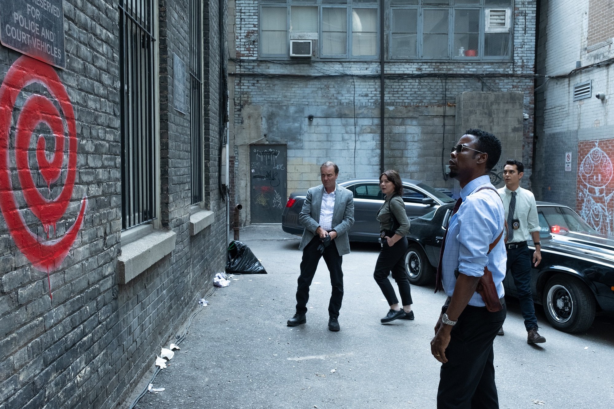 Saw-like clues stump Chris Rock and Max Minghella