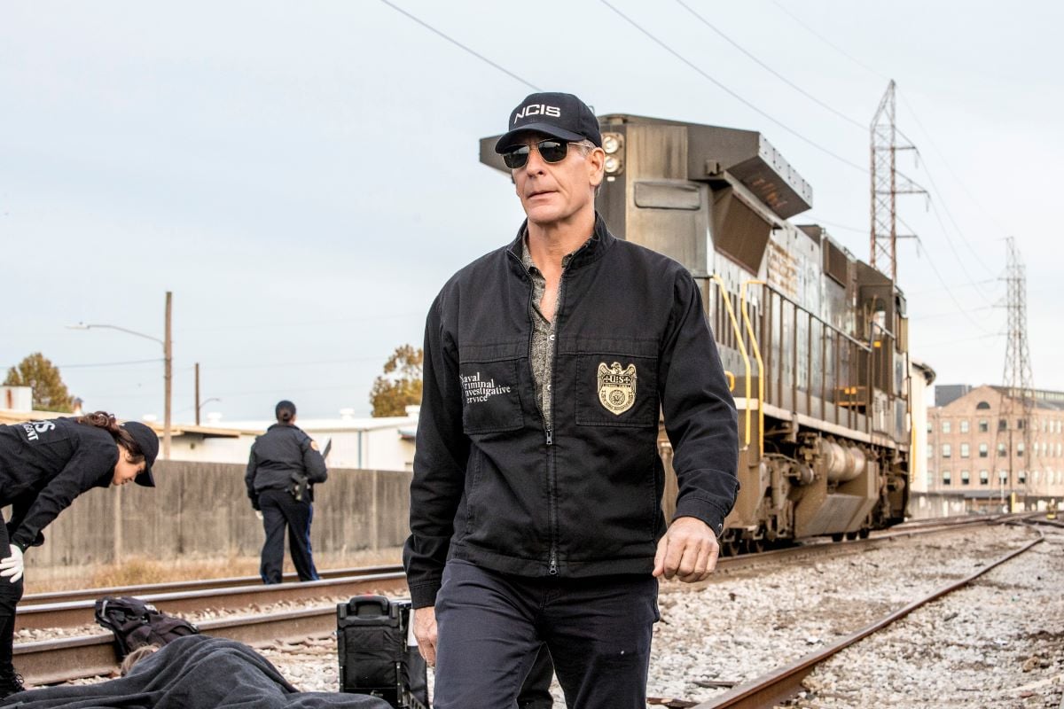 Scott Bakula as Special Agent Dwayne Pride walks away from train on 'NCIS: New Orleans'