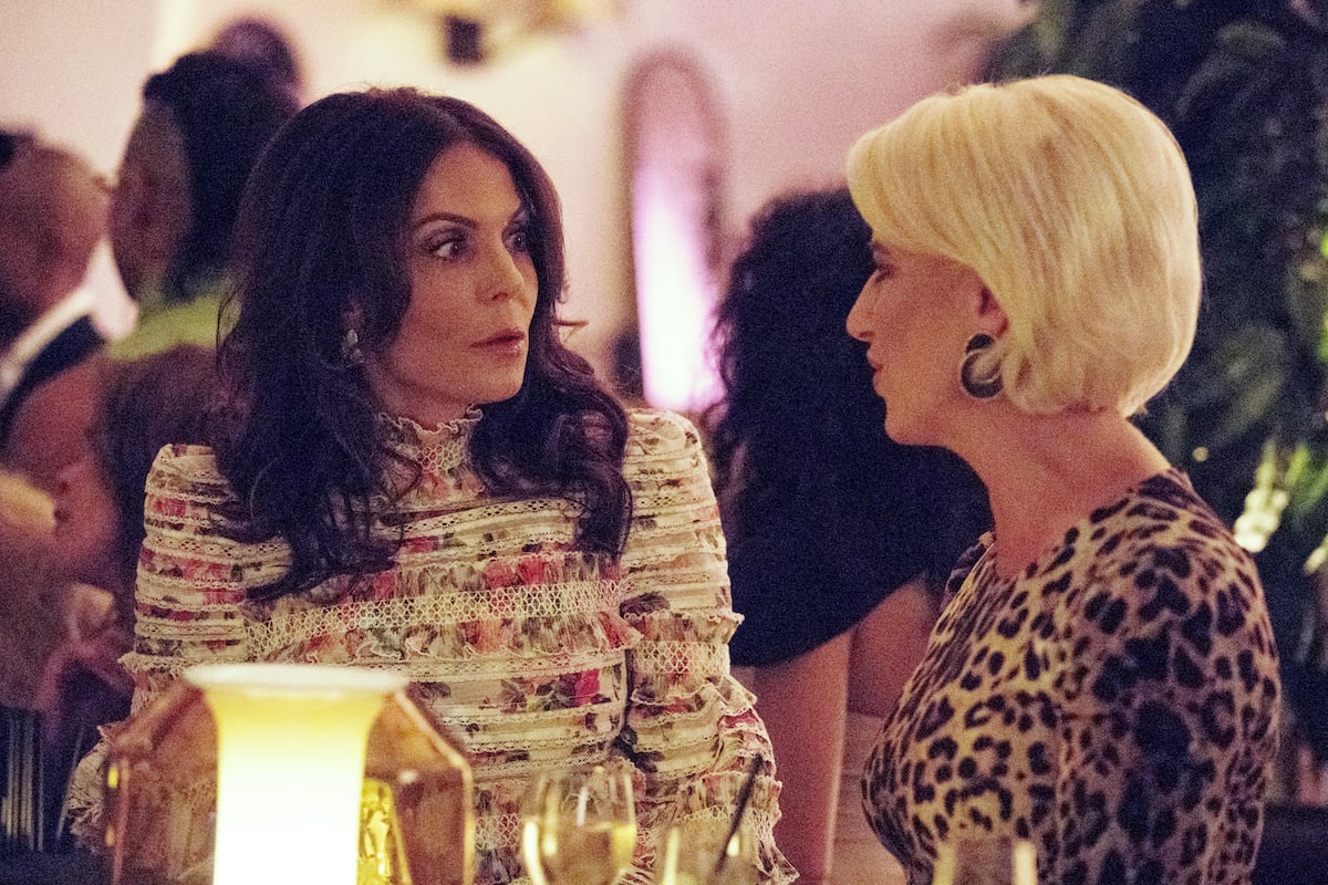 Bethenny Frankel and Dorinda Medley talk at a party in 'Real Housewives of New York City'