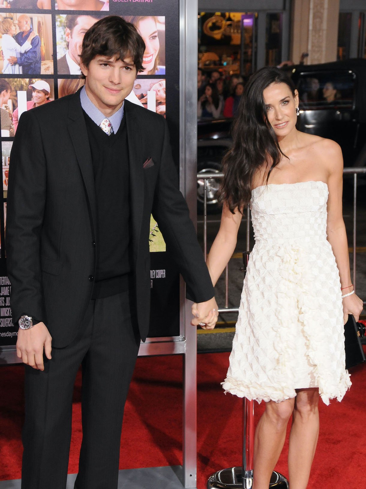 Ashton Kutcher and Demi Moore arrive at the "Valentine's Day" Los Angeles Premiere