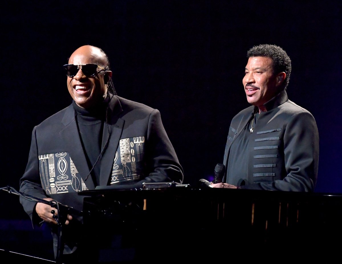 Stevie Wonder and Lionel Richie perform at Stevie's 20th Annual House Full of Toys Benefit Concert, 2016