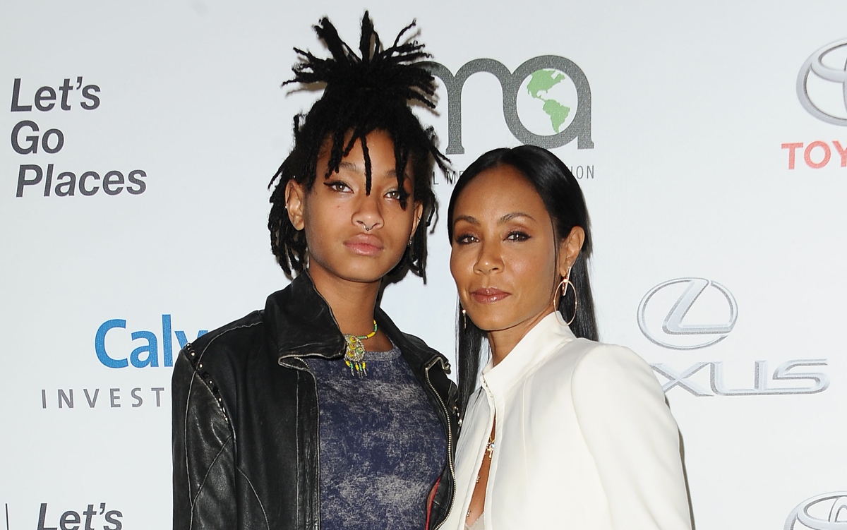 Willow Smith and Jada Pinkett Smith attend the 26th annual EMA Awards, October 2016