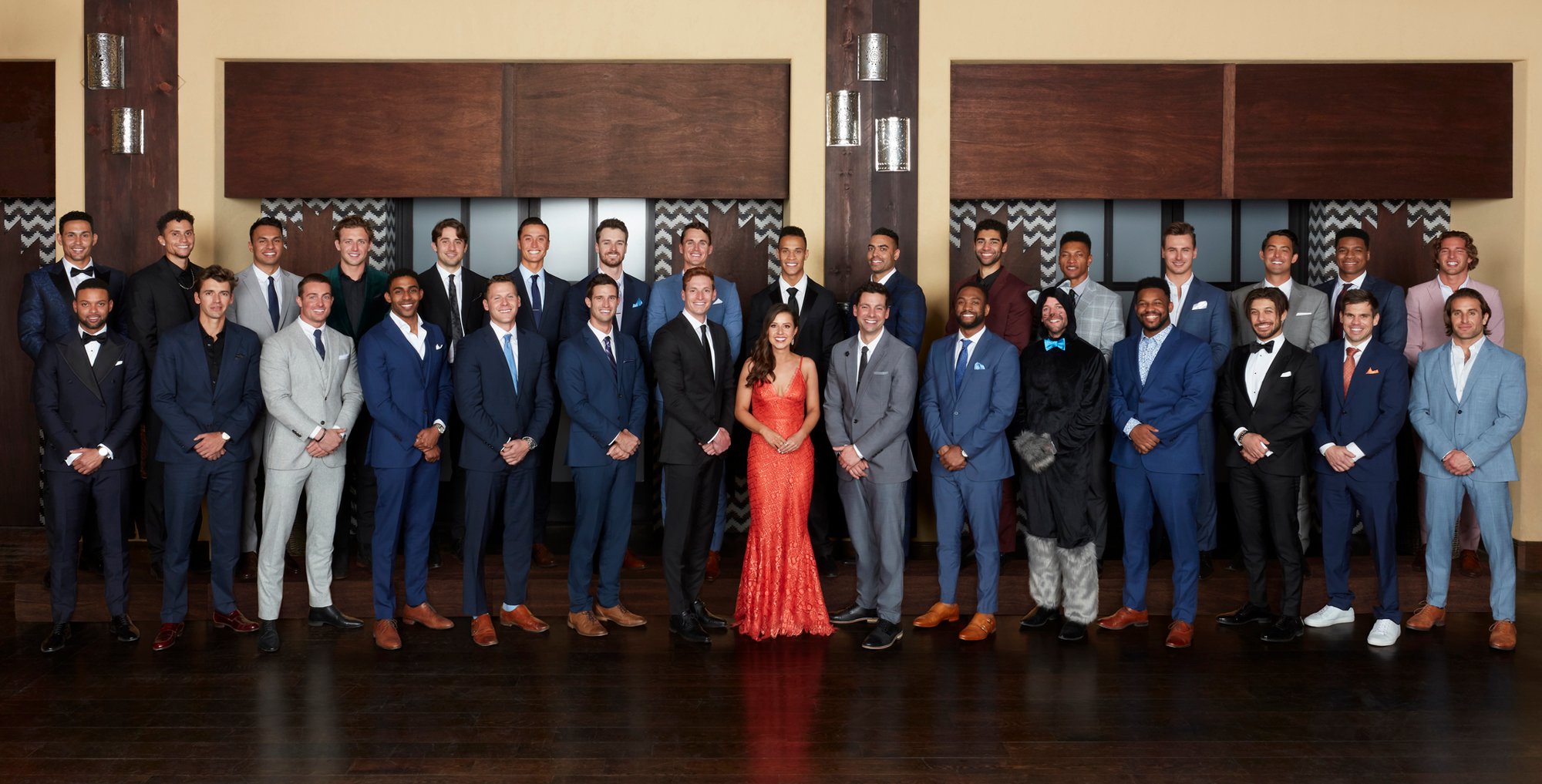 Group photo of ‘The Bachelorette’ Season 17 cast with Katie Thurston in 2021