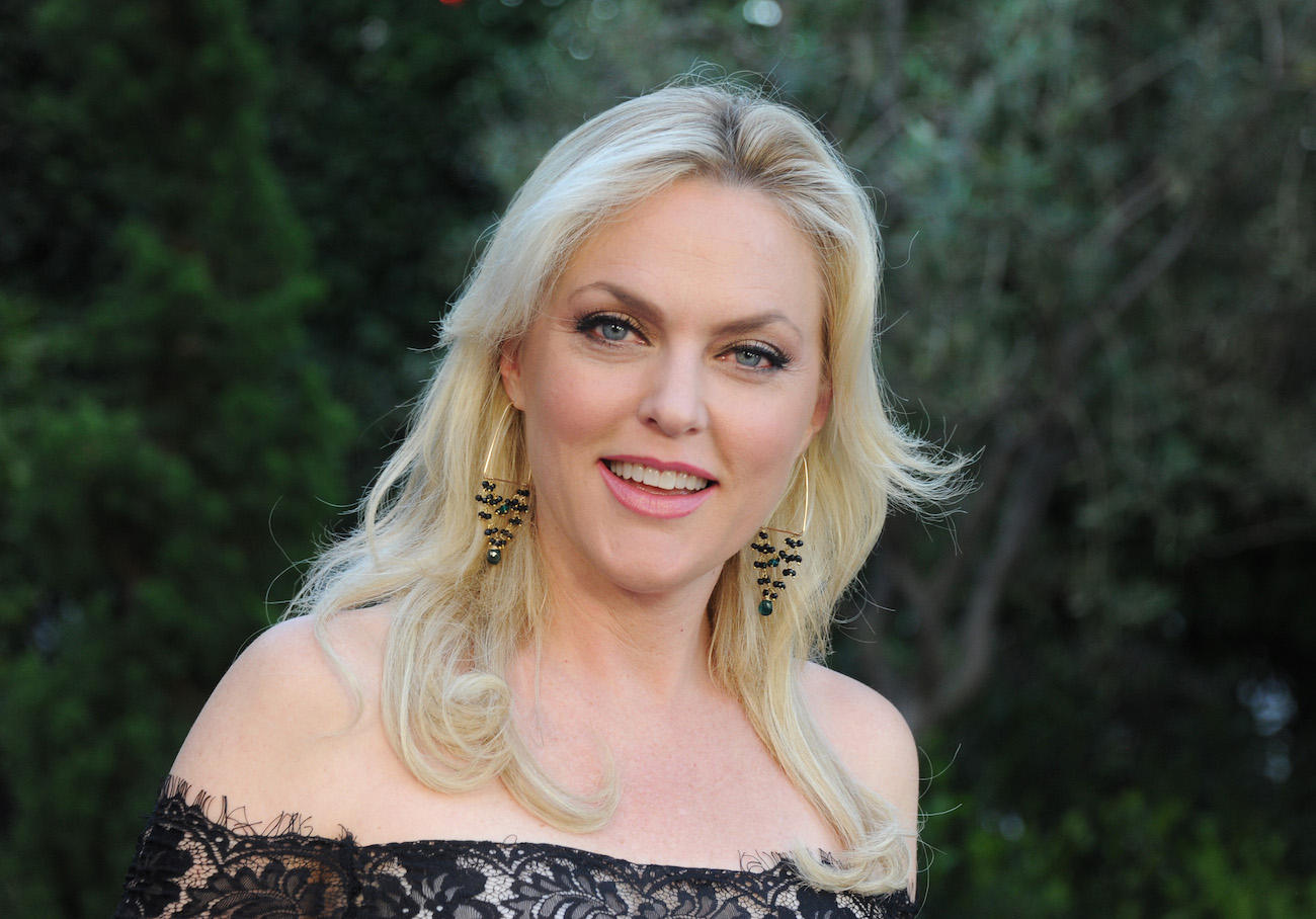 Elaine Hendrix smiling