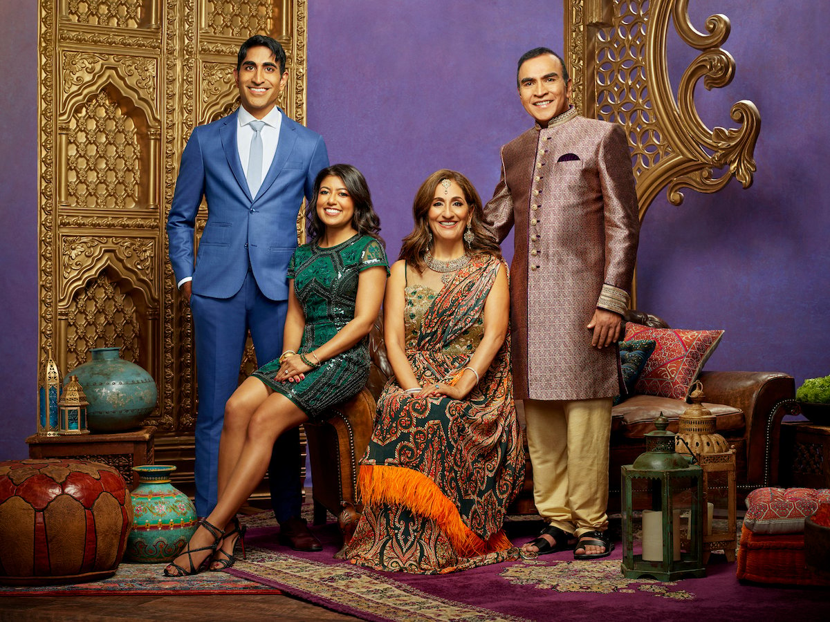 Family Karma cast photo of Vishal Parvani, Richa Sadana, Reshma Parvani, Kishor Parvani