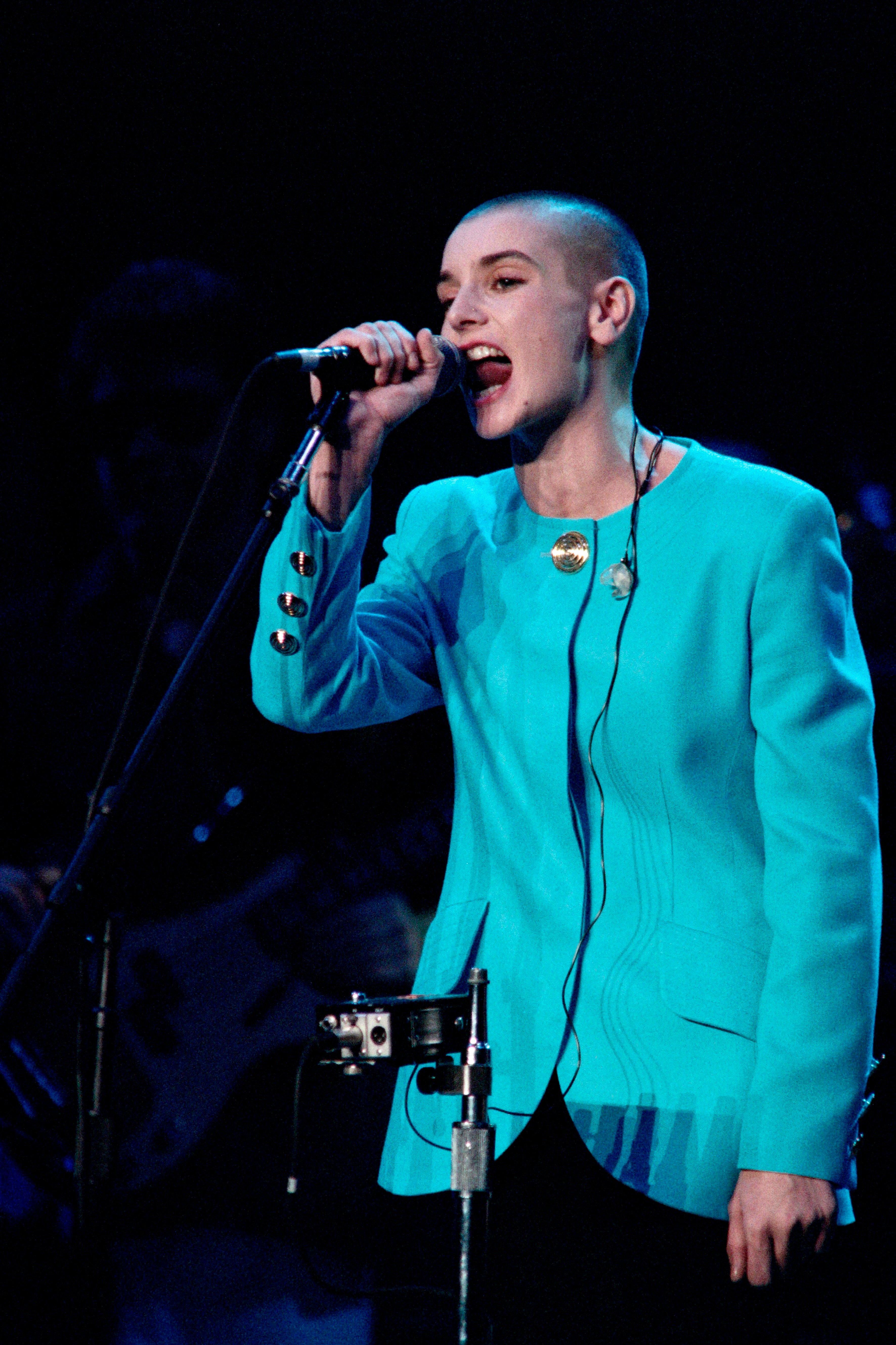 Irish singer Sinéad O'Connor performs at an all-star tribute for Bob Dylan in New York City's Madison Square Garden, 1992