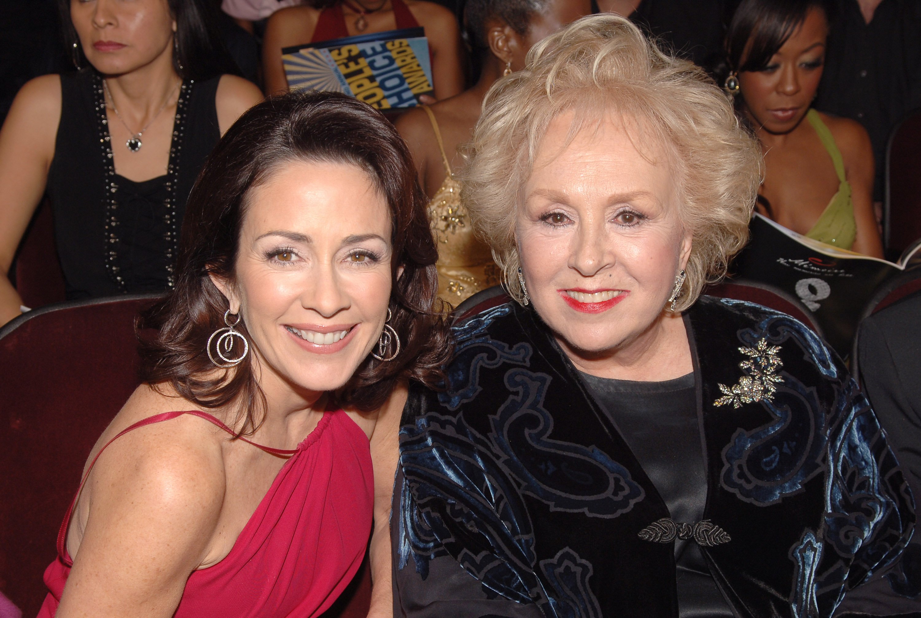 Patricia Heaton and Doris Roberts of 'Everybody Loves Raymond' pose for a photo