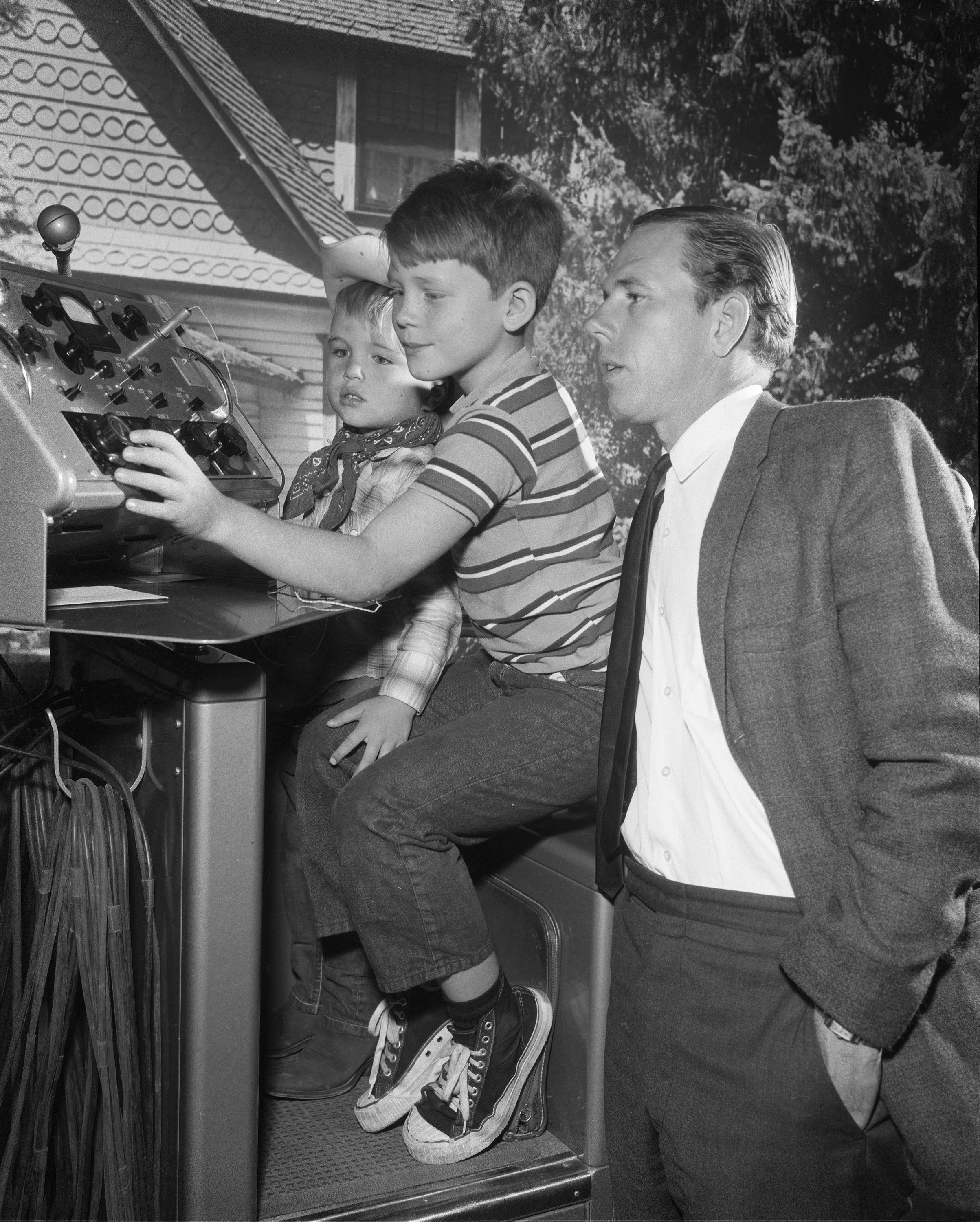 Actor Rance Howard, right, with his young sons (from left to right) Clint Howard and Ron Howard, on the set of 'The Andy Griffith Show' in 1963