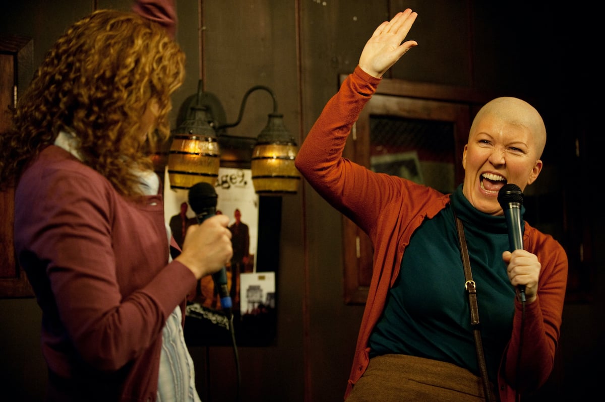 Jenna Fischer as Pam Beesly and Kate Flannery as a bald Meredith Palmer in 'The Office' Season 9