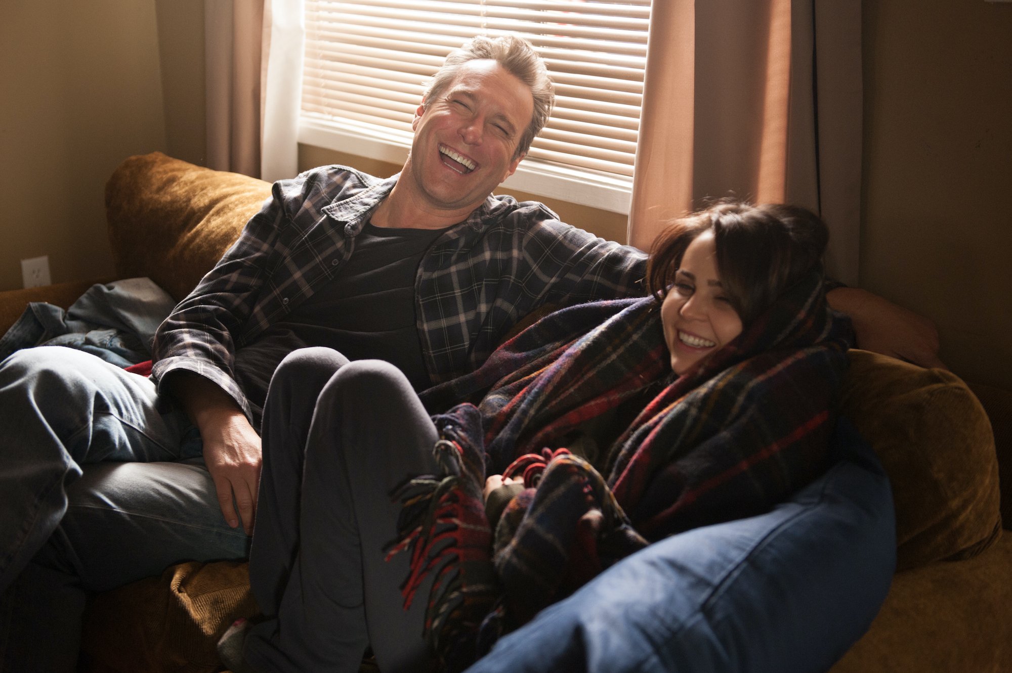 John Corbett as Seth, Mae Whitman as Amber Holt