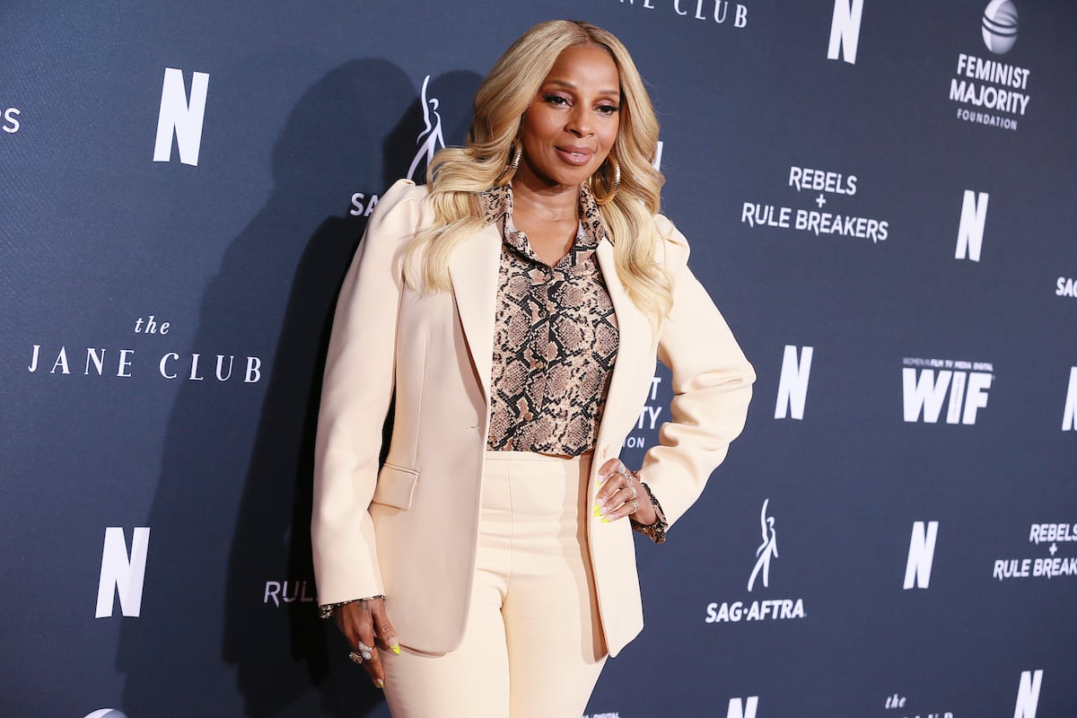 Mary J. Blige poses on the red carpet