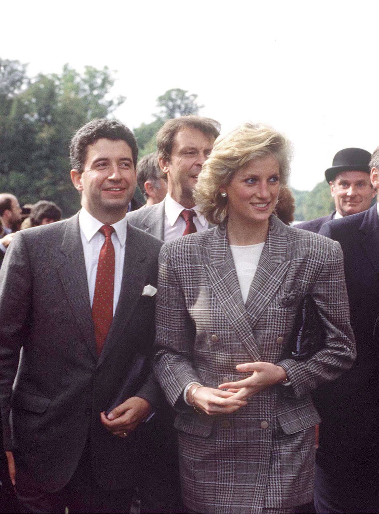 Patrick Jephson walking with Princess Diana