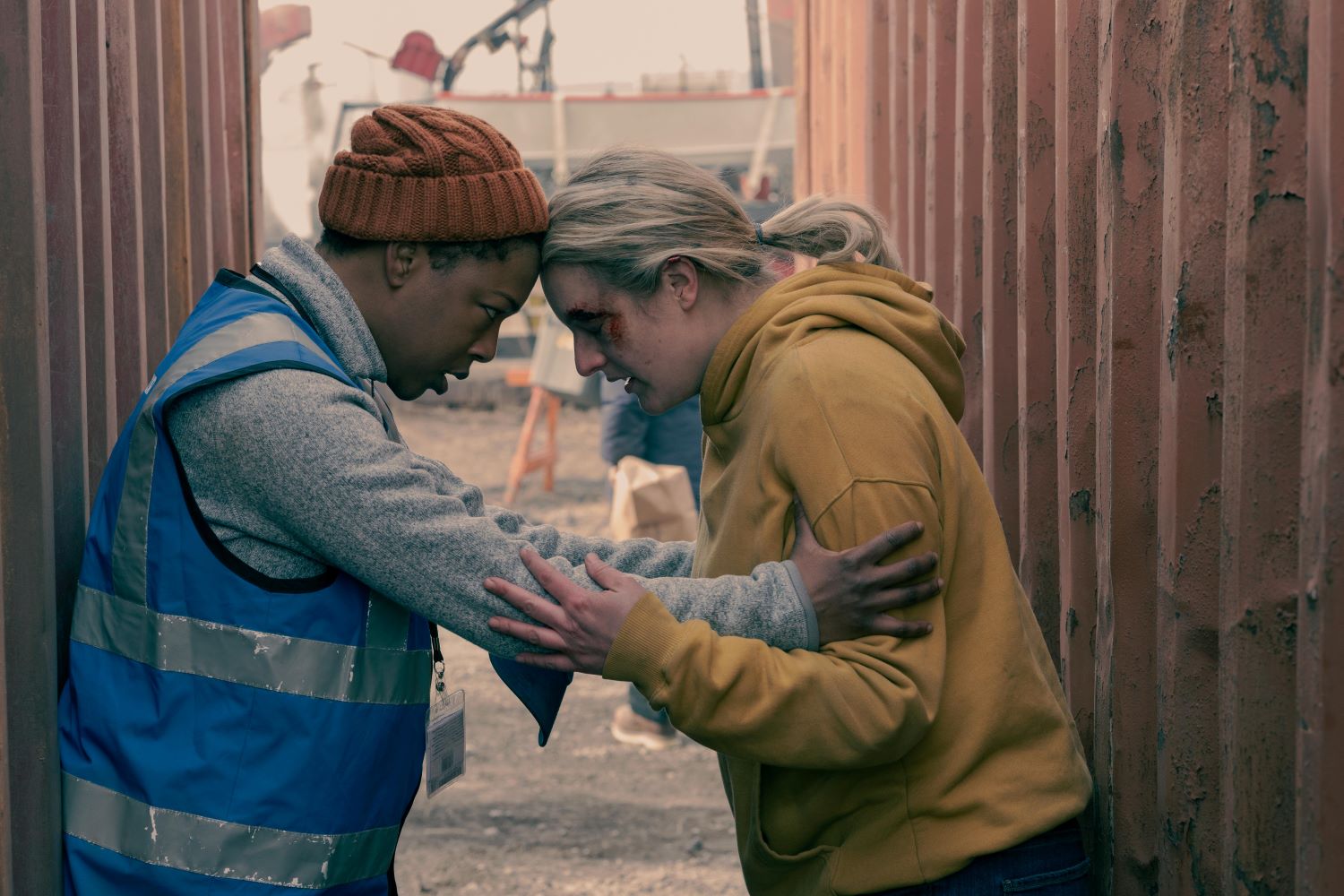 Samira Wiley and Elisabeth Moss in 'The Handmaid's Tale'