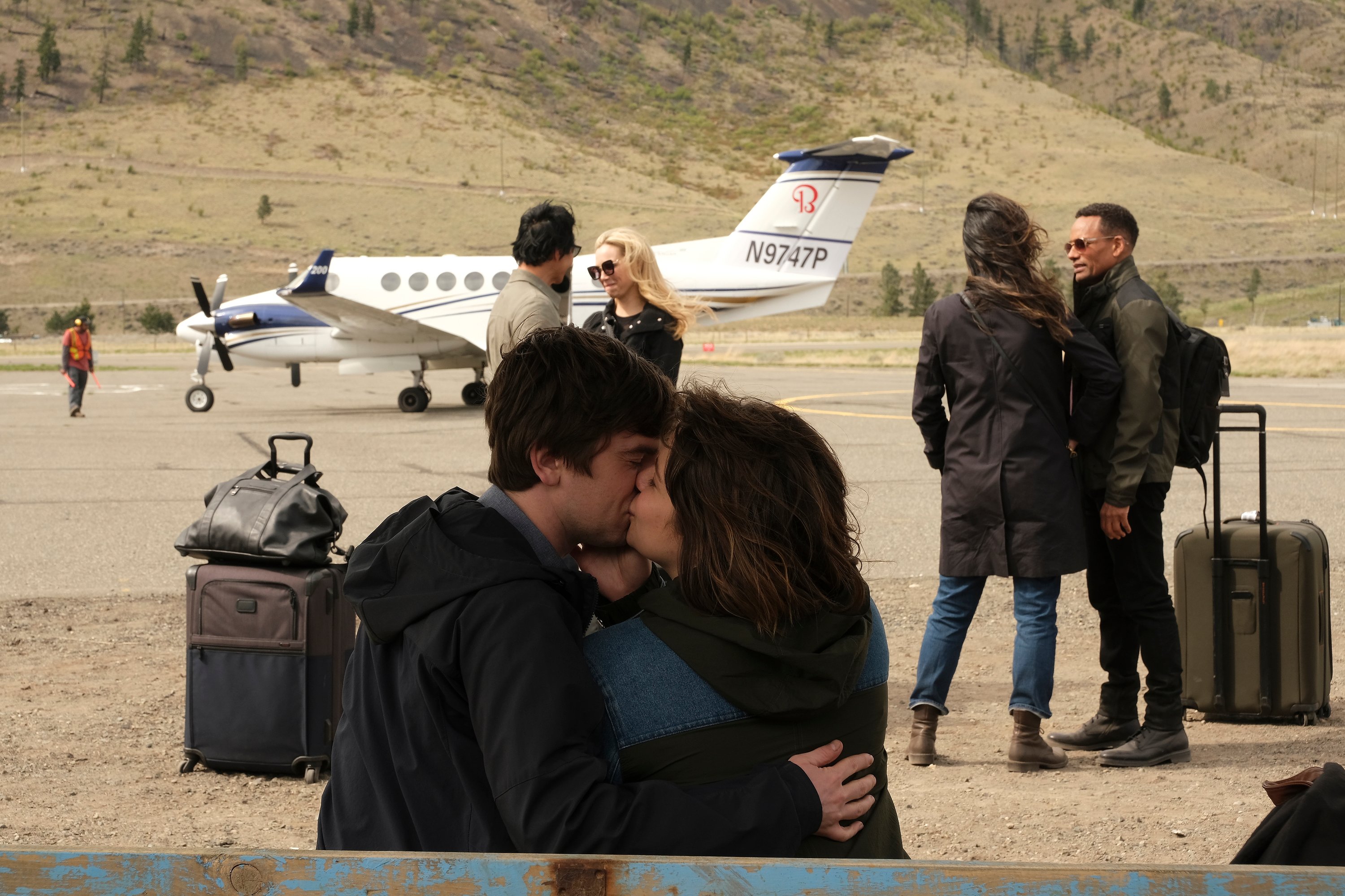 Shaun and Lea kiss on 'The Good Doctor.'