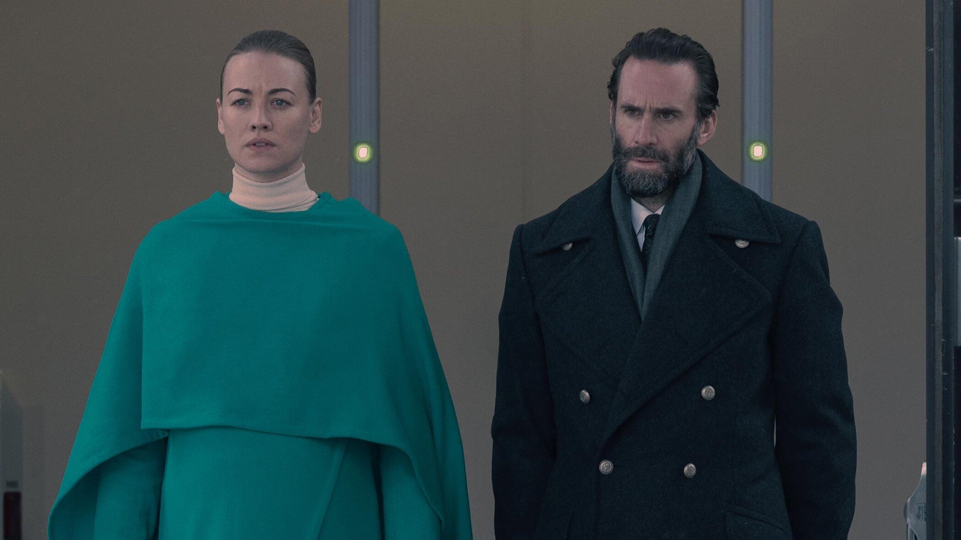 Yvonne Strahovski as Serena Joy and Joseph Fiennes as Fred talk together in ‘The Handmaid’s Tale’ Season 4 Episode 8, ‘Testimony’