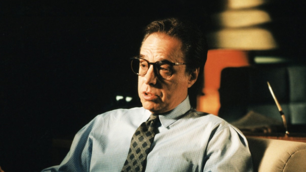 Peter Bogdanovich sitting in an office as psychiatrist Elliot Kupferberg on 'The Sopranos'