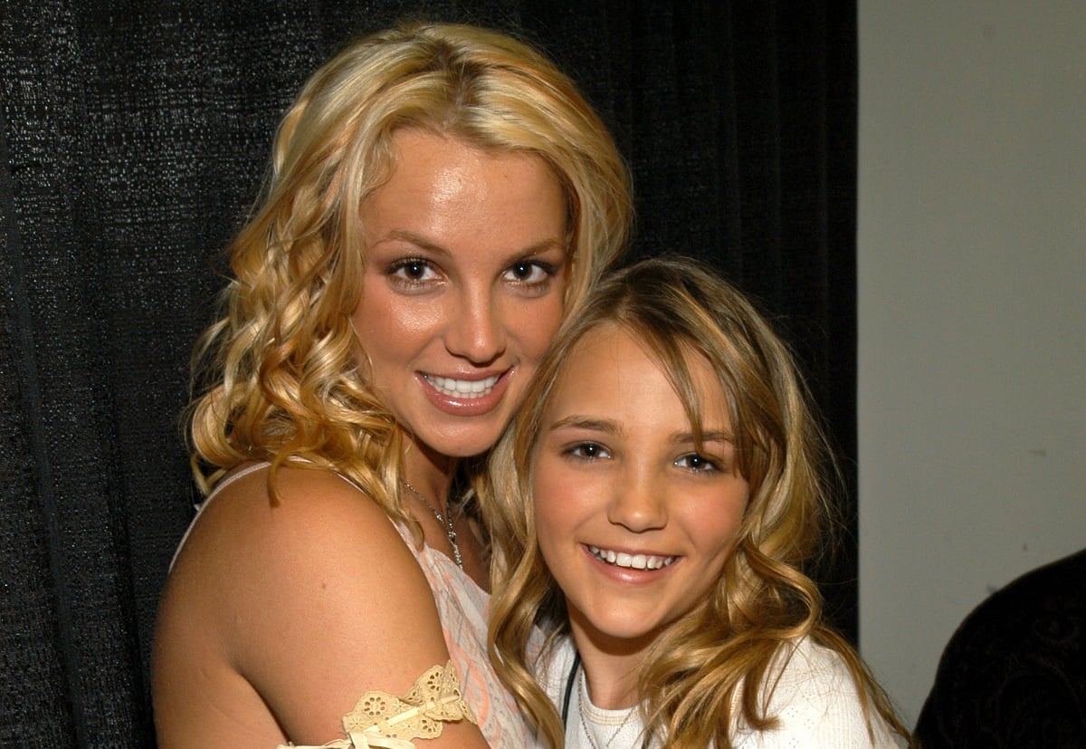 Britney Spears (L) and Jamie Lynn Spears in 2003