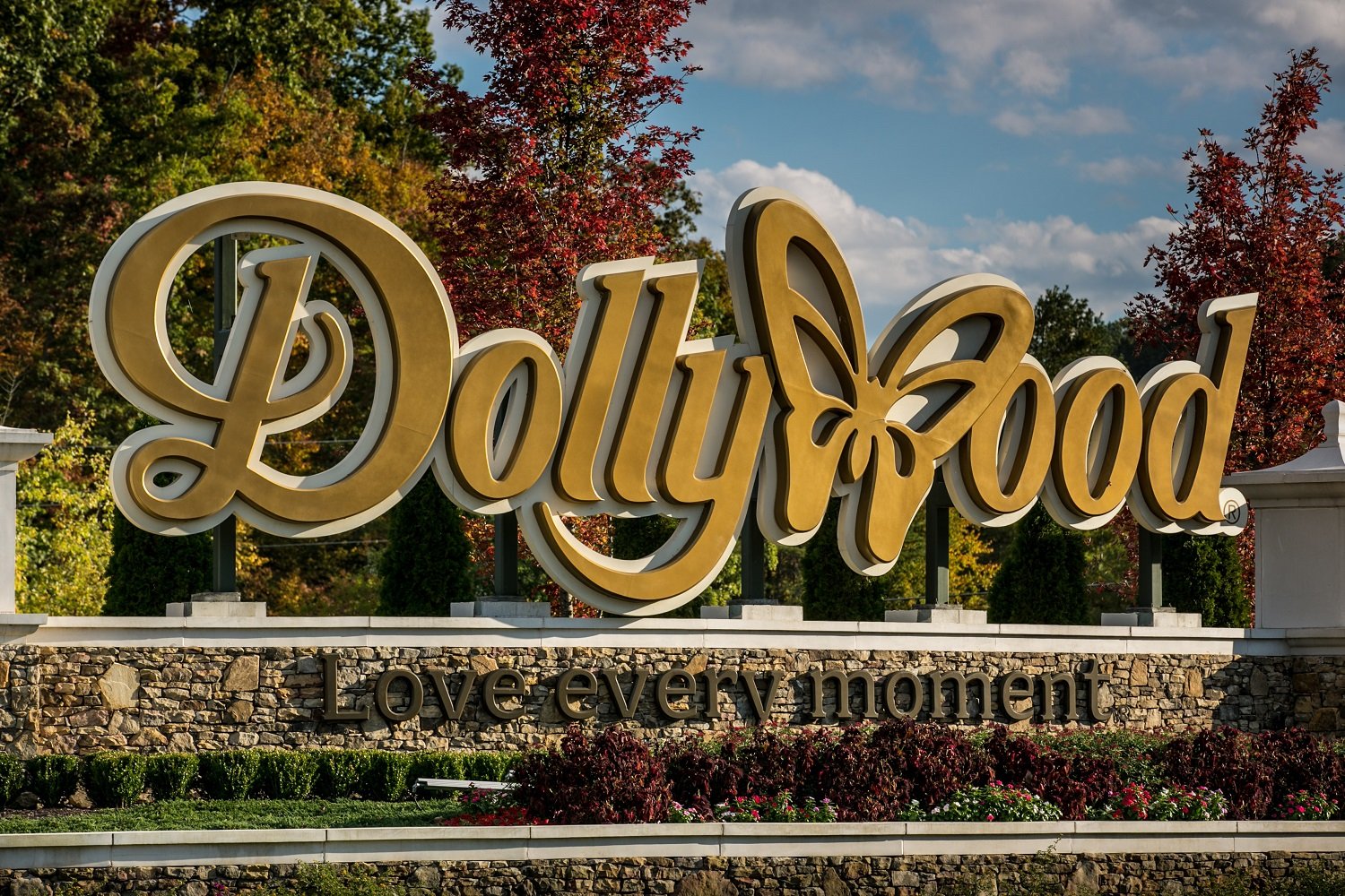 The entrance to Dollywood