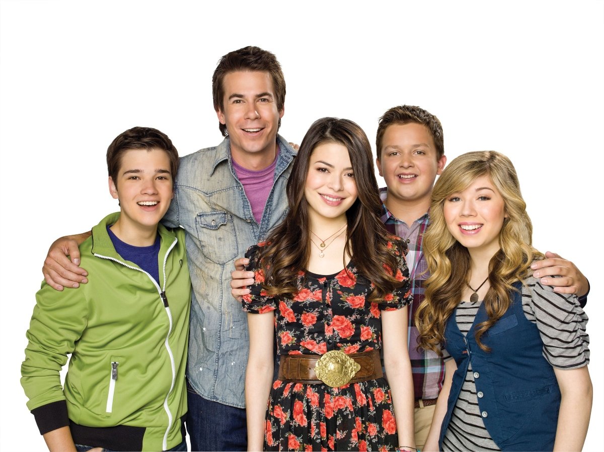 'iCarly' cast with Miranda Cosgrove, Nathan Kress, Jerry Trainor, Noah Munck, and Jennette McCurdy