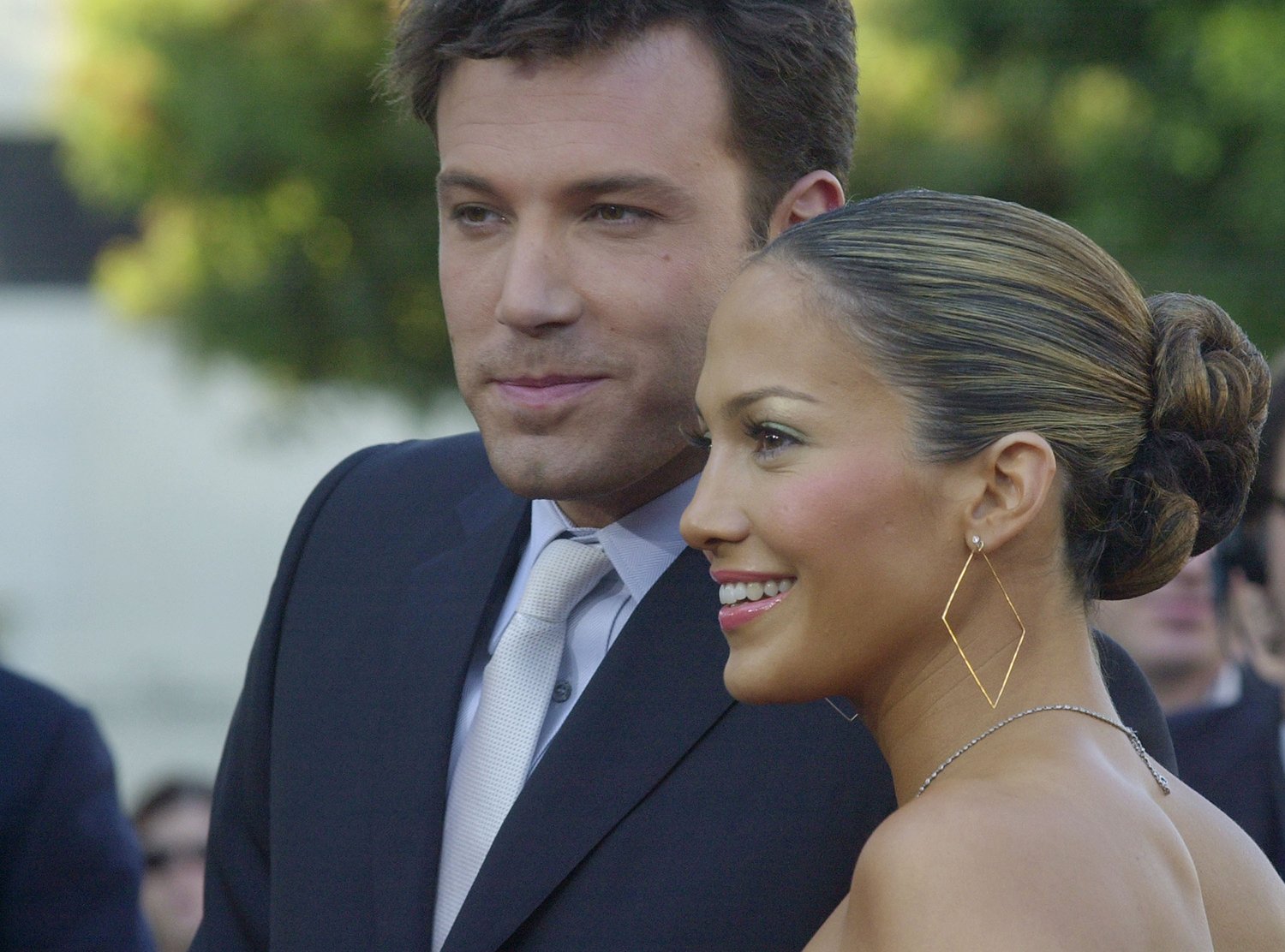 Jennifer Lopez and Ben Affleck arrive at the 'Daredevil' premiere