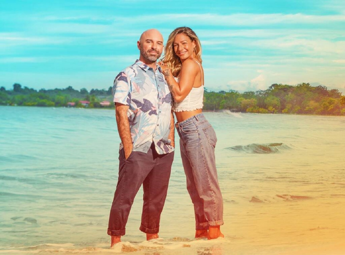 Mark and Key posing on beach on Love in Paradise: The Caribbean, A 90 Day Story