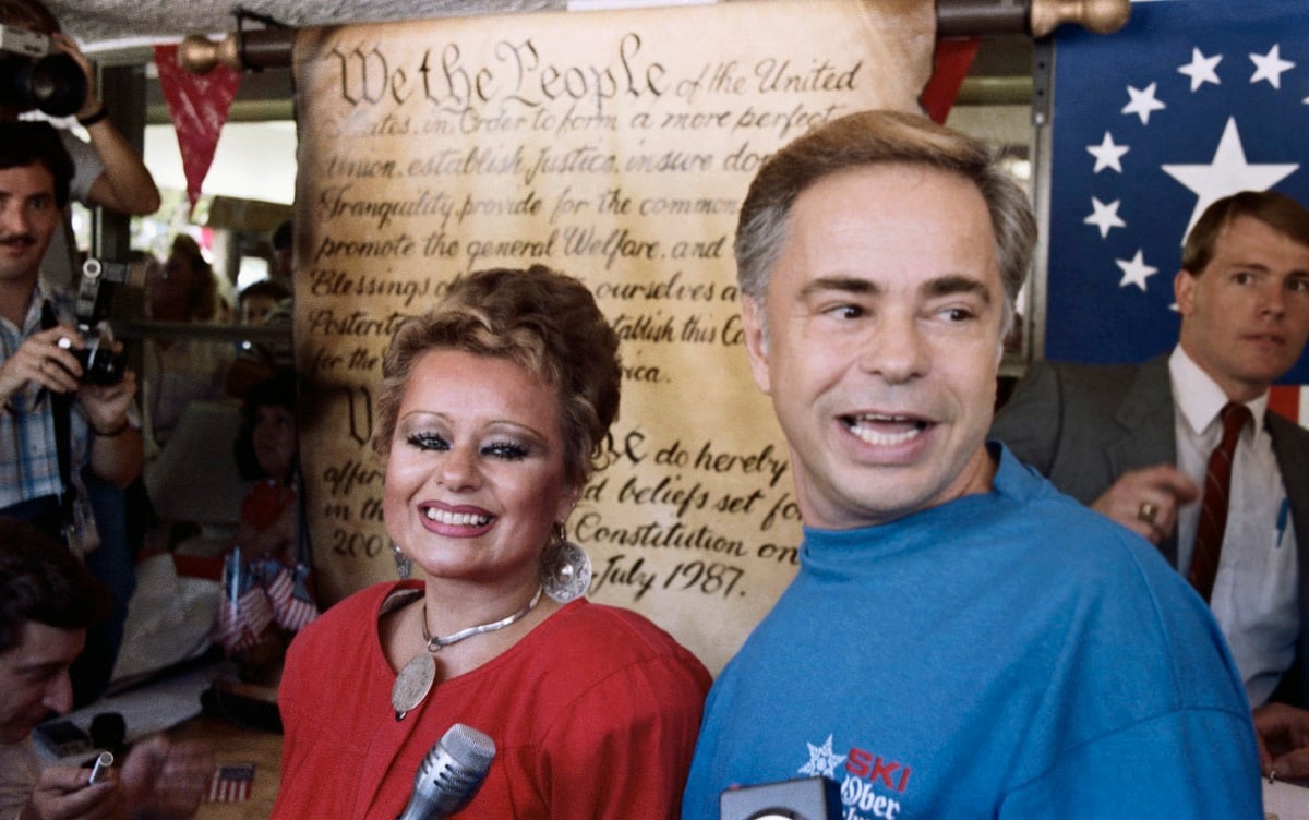 Jim Bakker (R), founder of the PTL television ministry and his wife Tammy Faye in 1987.