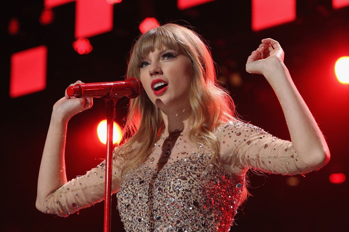 Taylor Swift performs onstage during Z100's Jingle Ball on December 7, 2012, in New York City. 