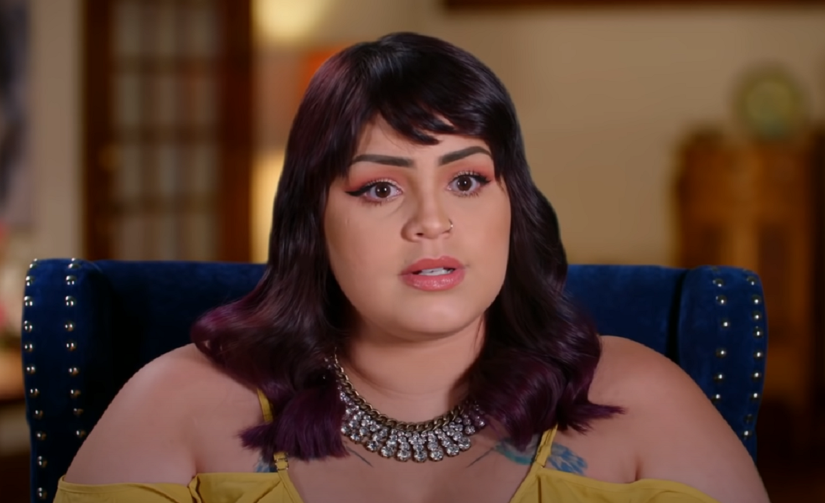 90 Day Fiancé star Tiffany Franco chats with the producers in a talking head segment