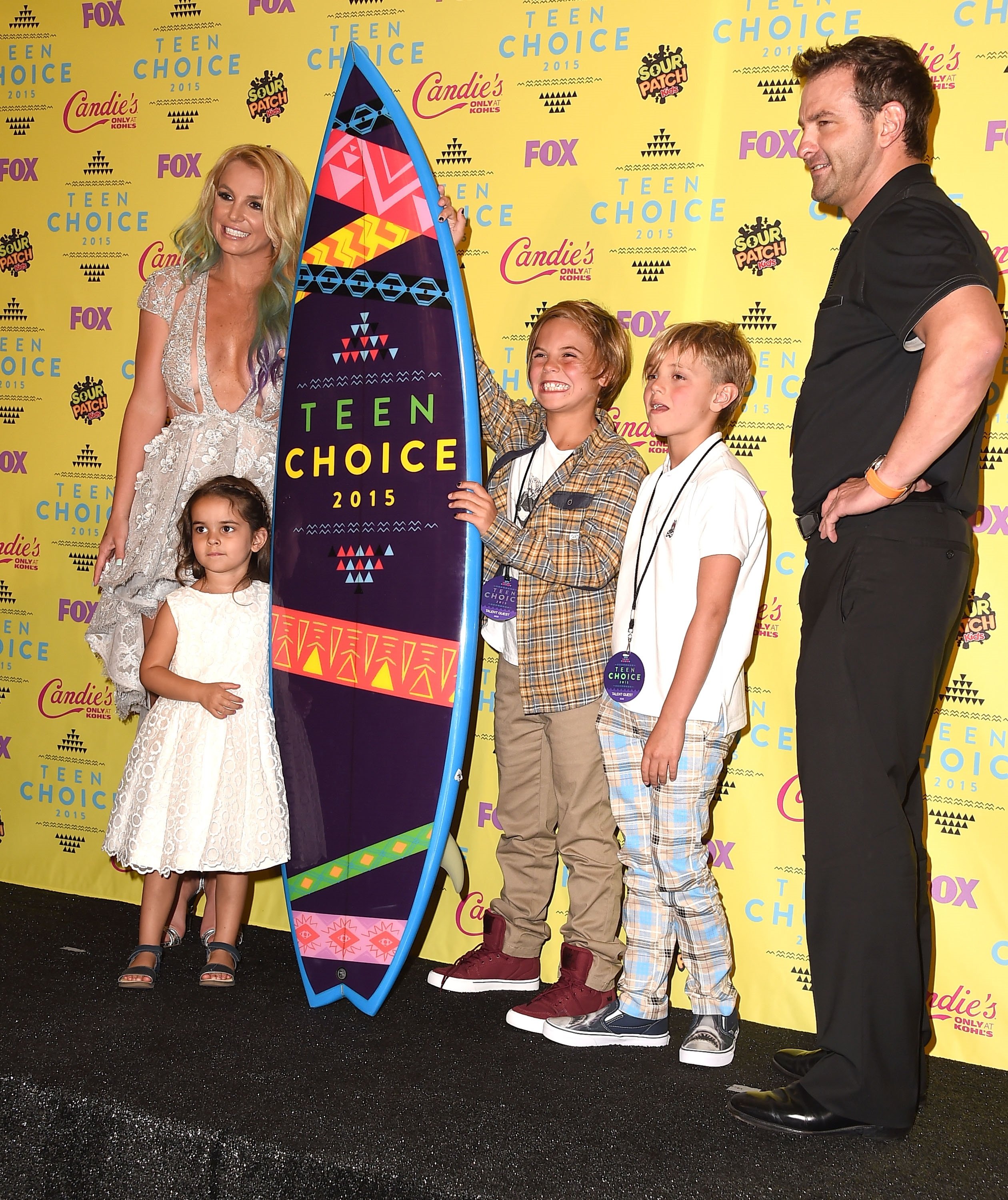 Britney Spears and kids, Maddie Aldridge, Sean Preston and Jayden James posing at the Teen Choice Awards in 2015