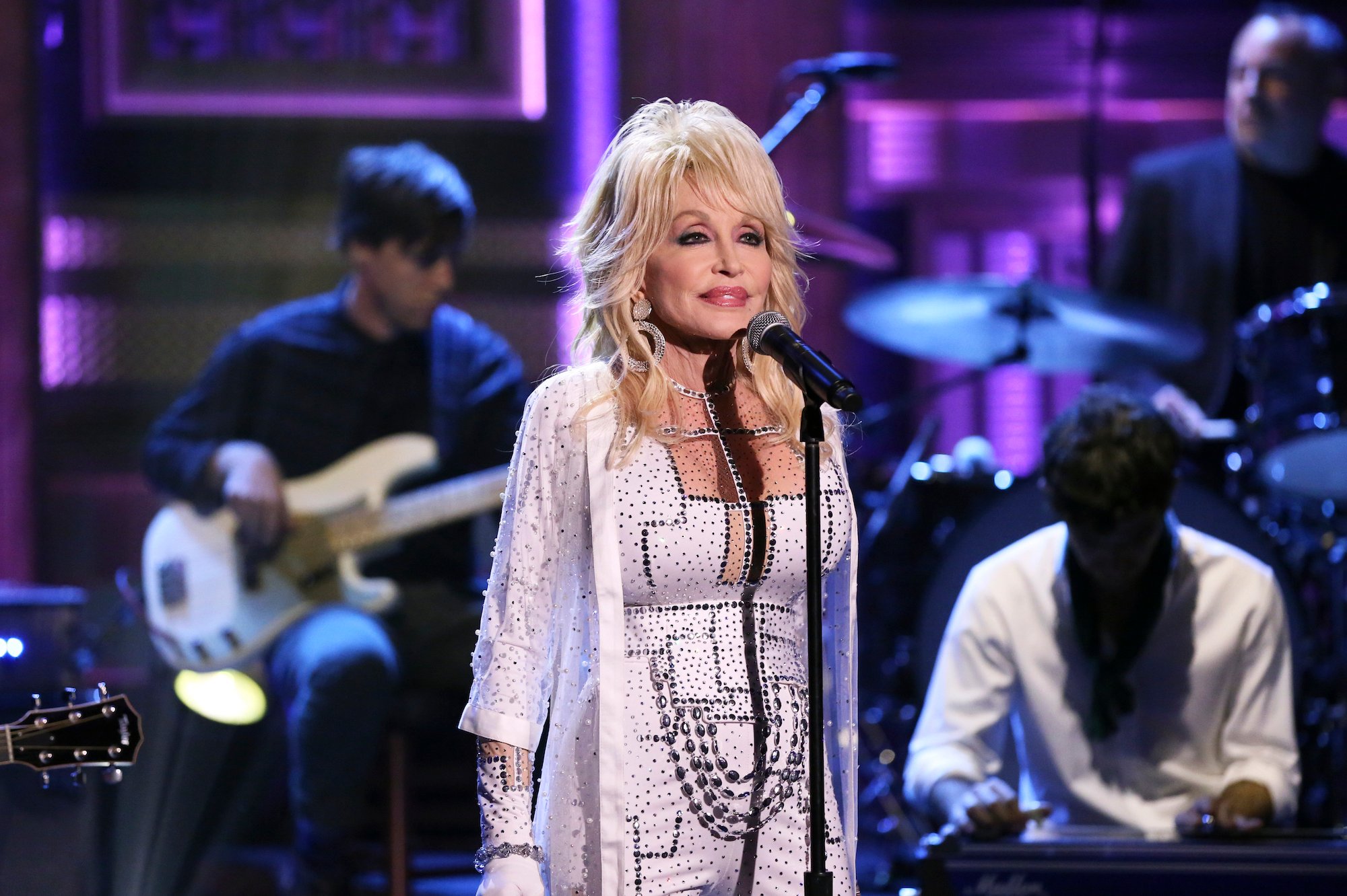 Dolly Parton performing on The Tonight Show Starring Jimmy Fallon in 2018