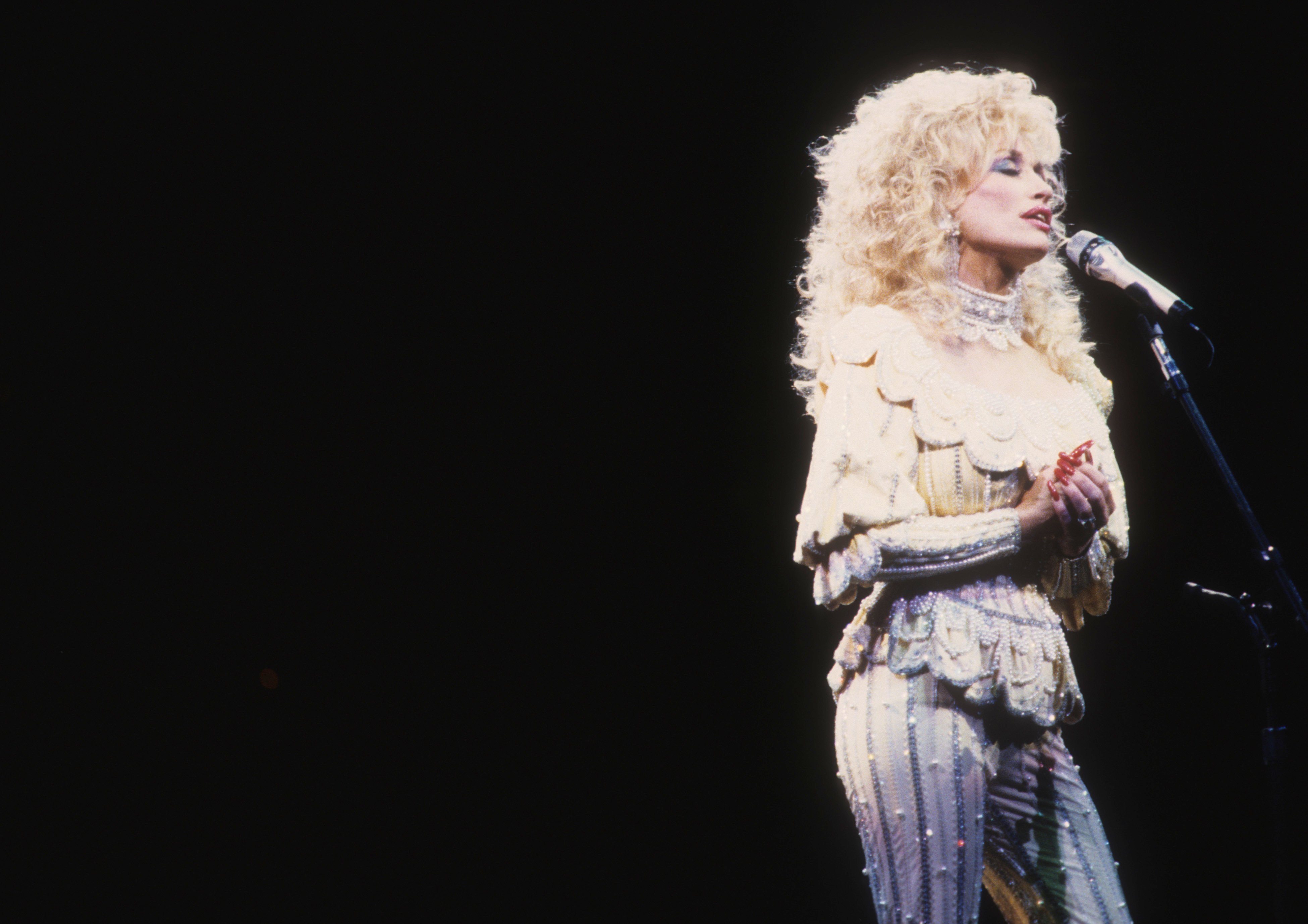Dolly Parton performs at the Target Center in Minneapolis, Minnesota on October 29, 1990.