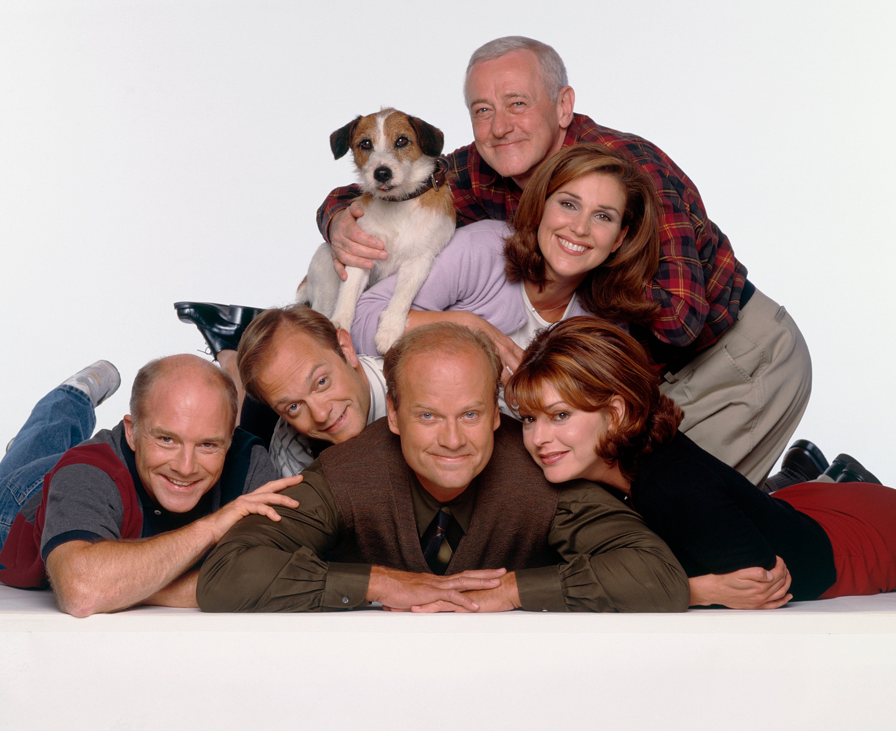 Moose, John Mahoney, Peri Gilpin, Dan Butler, David Hyde Pierce Kelsey Grammer and Jane Leeves pose for promotional photos for 'Frasier'