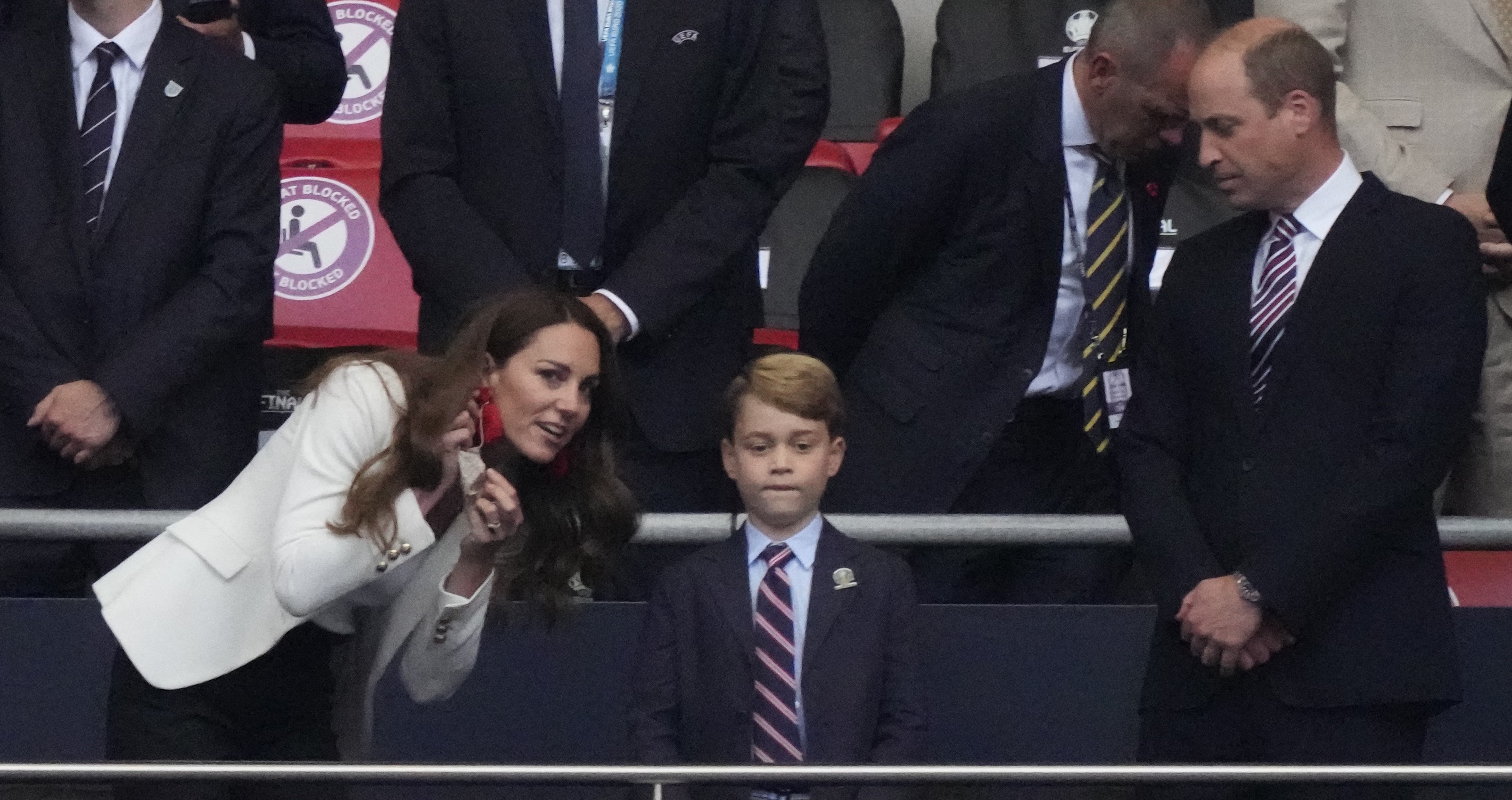 Kate Middeton with Prince George and Prince William looking on during the UEFA EURO 2020 final football match