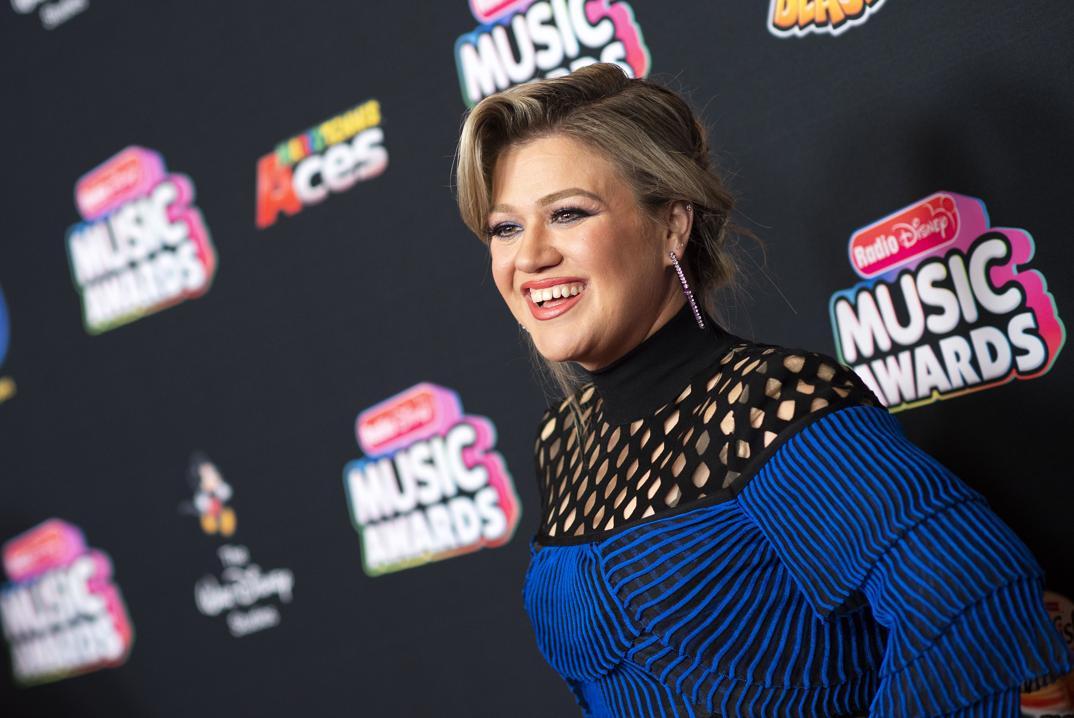 Singer/Songwriter Kelly Clarkson attends the 2018 Radio Disney Music Awards