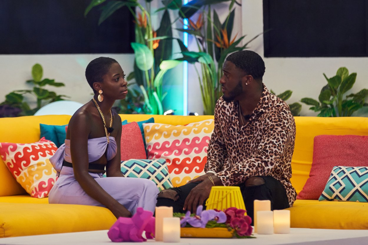 Cashay Proudfoot and Melvin Cinco Holland Jr. sitting on a sofa and talking on 'Love Island' season 3 episode 4.
