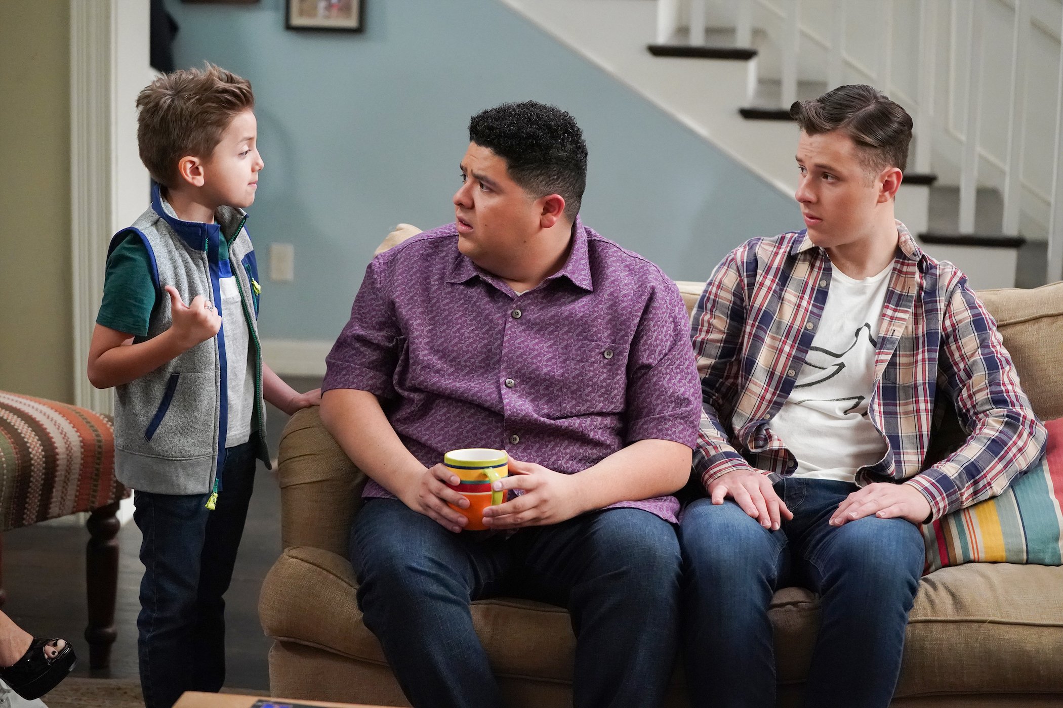 1 Modern Family Episode Featured Gabriel Iglesias As Manny S Weirdy Similar Relative