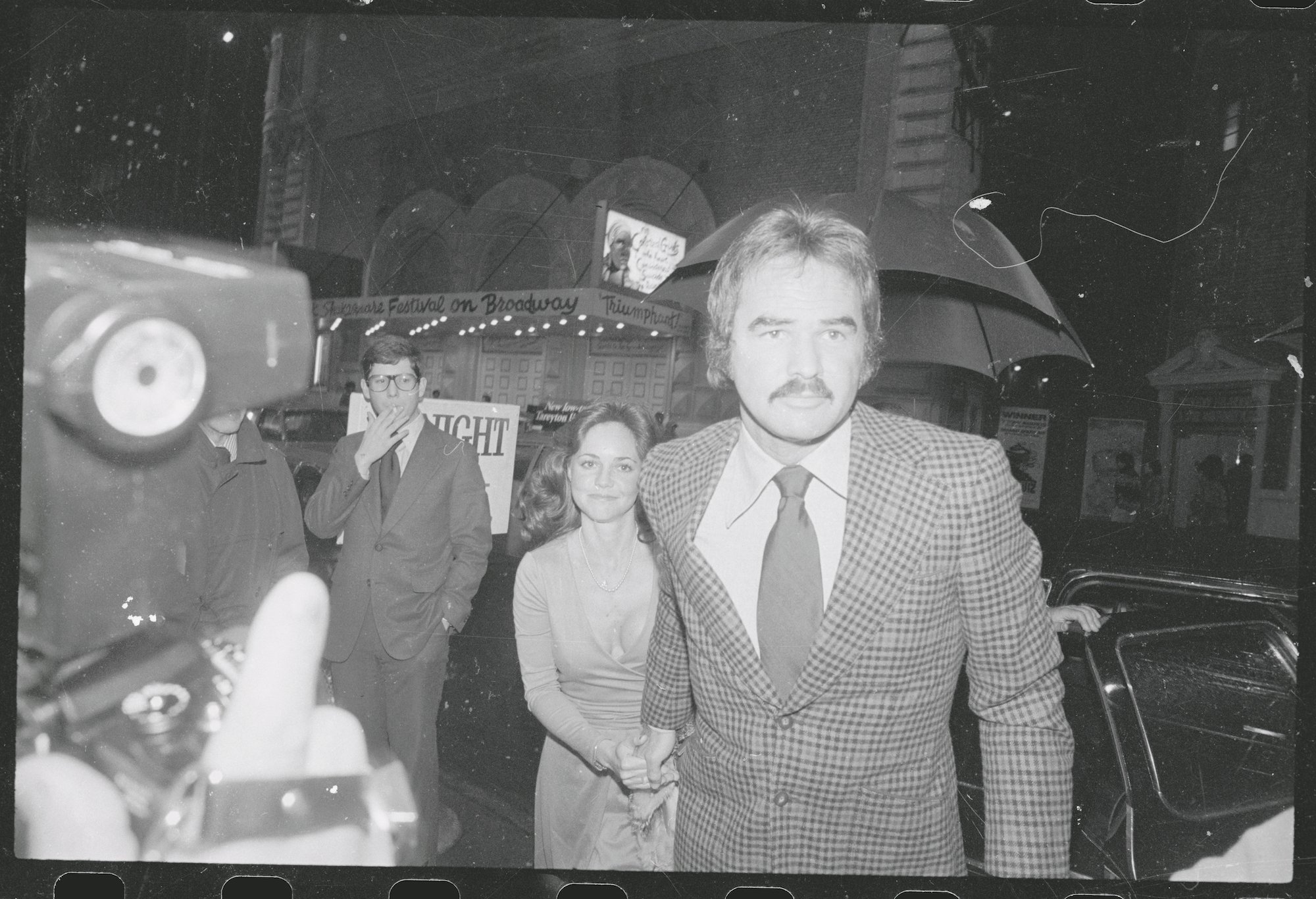 Sally Field and Burt Reynolds walking into a performance of 'Side by Side' in NYC in 1977