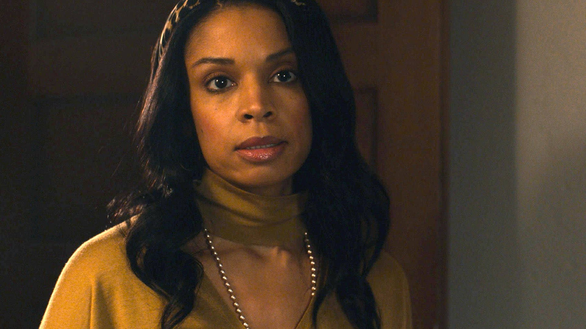 Susan Kelechi Watson as Beth Pearson looking concerned in ‘This Is Us’ Season 5 Episode 10